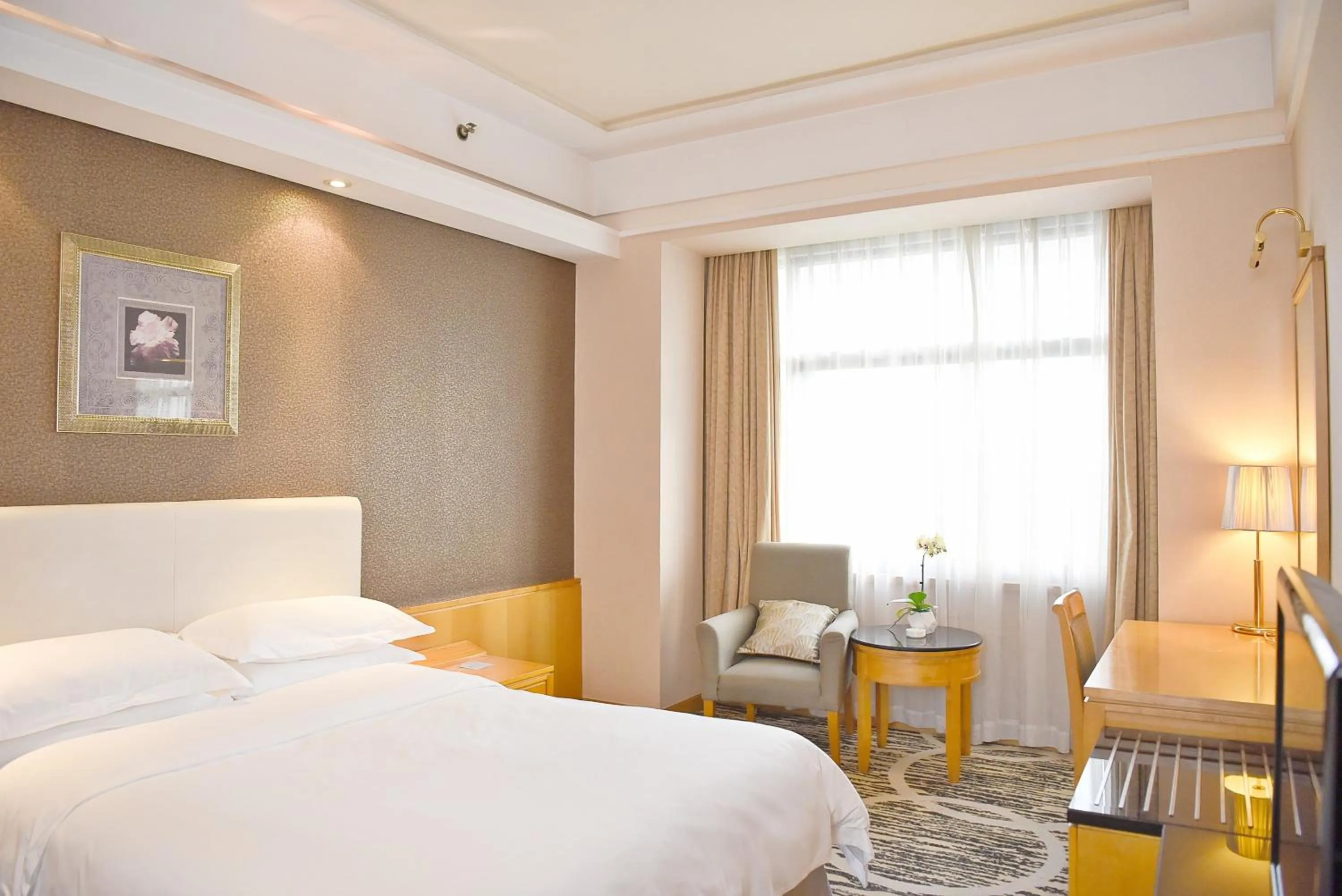 Photo of the whole room, Bed in Baiyun Hotel Guangzhou