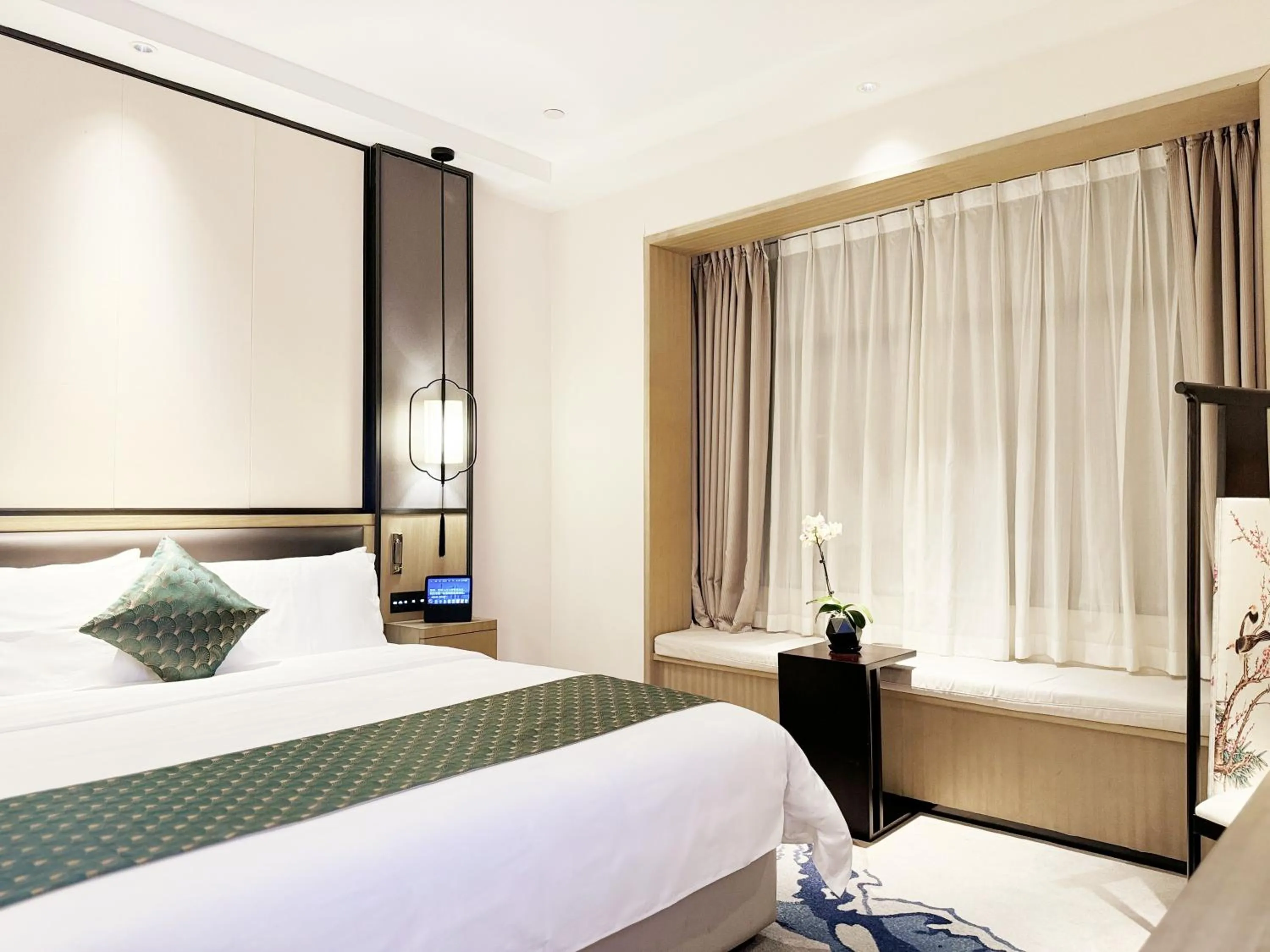 Photo of the whole room, Bed in Baiyun Hotel Guangzhou