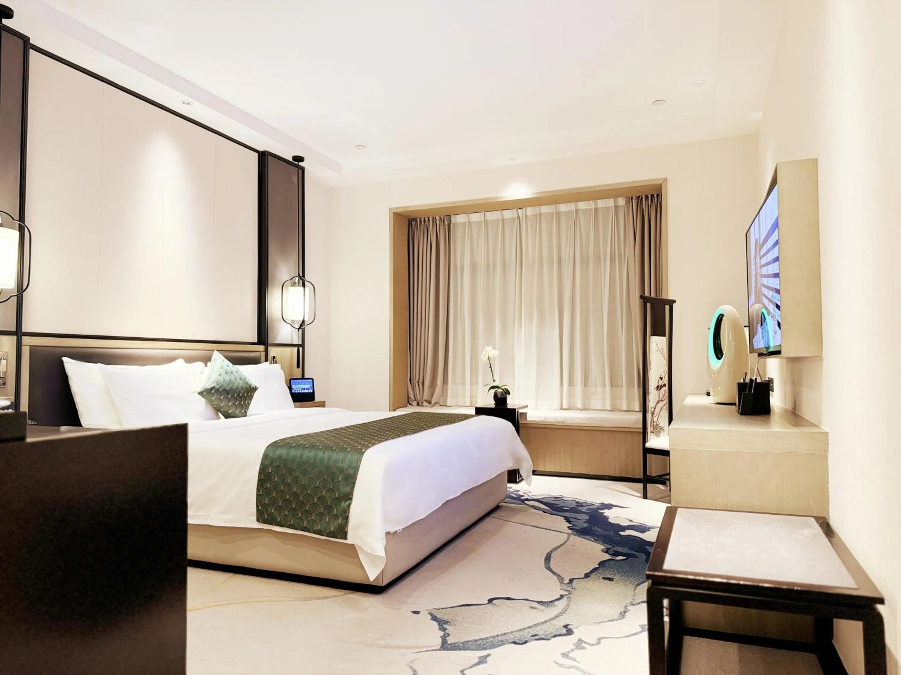 Photo of the whole room, Bed in Baiyun Hotel Guangzhou
