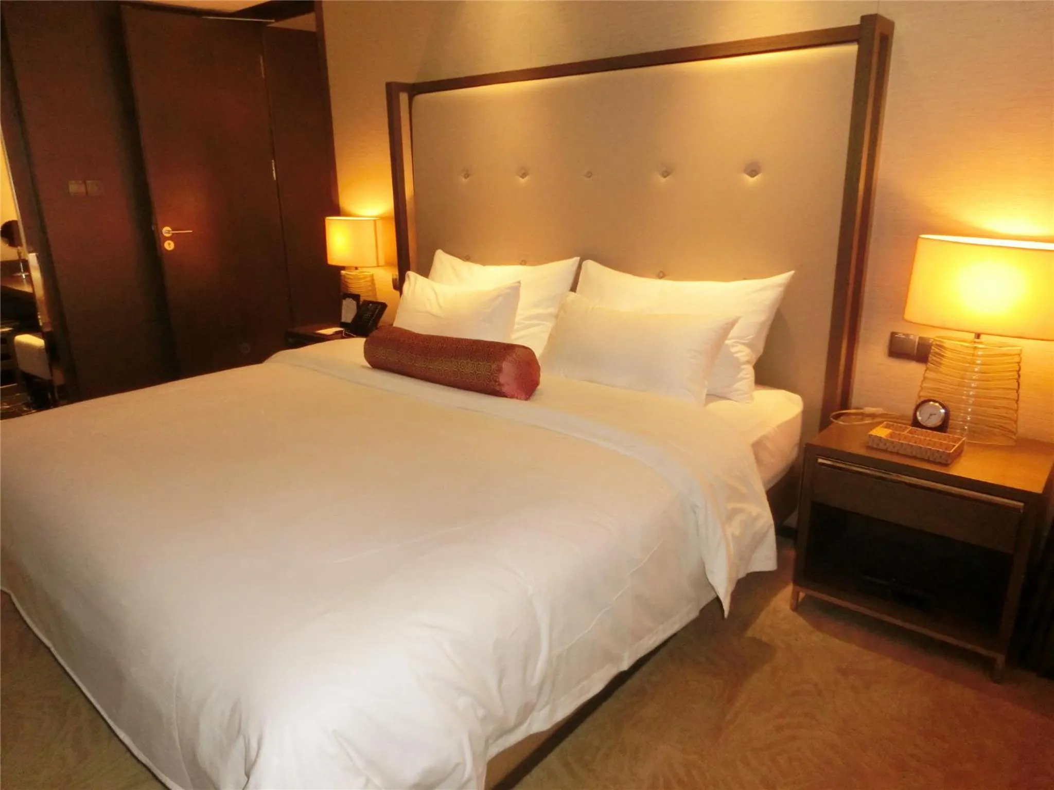 Bed in Baiyun Hotel Guangzhou