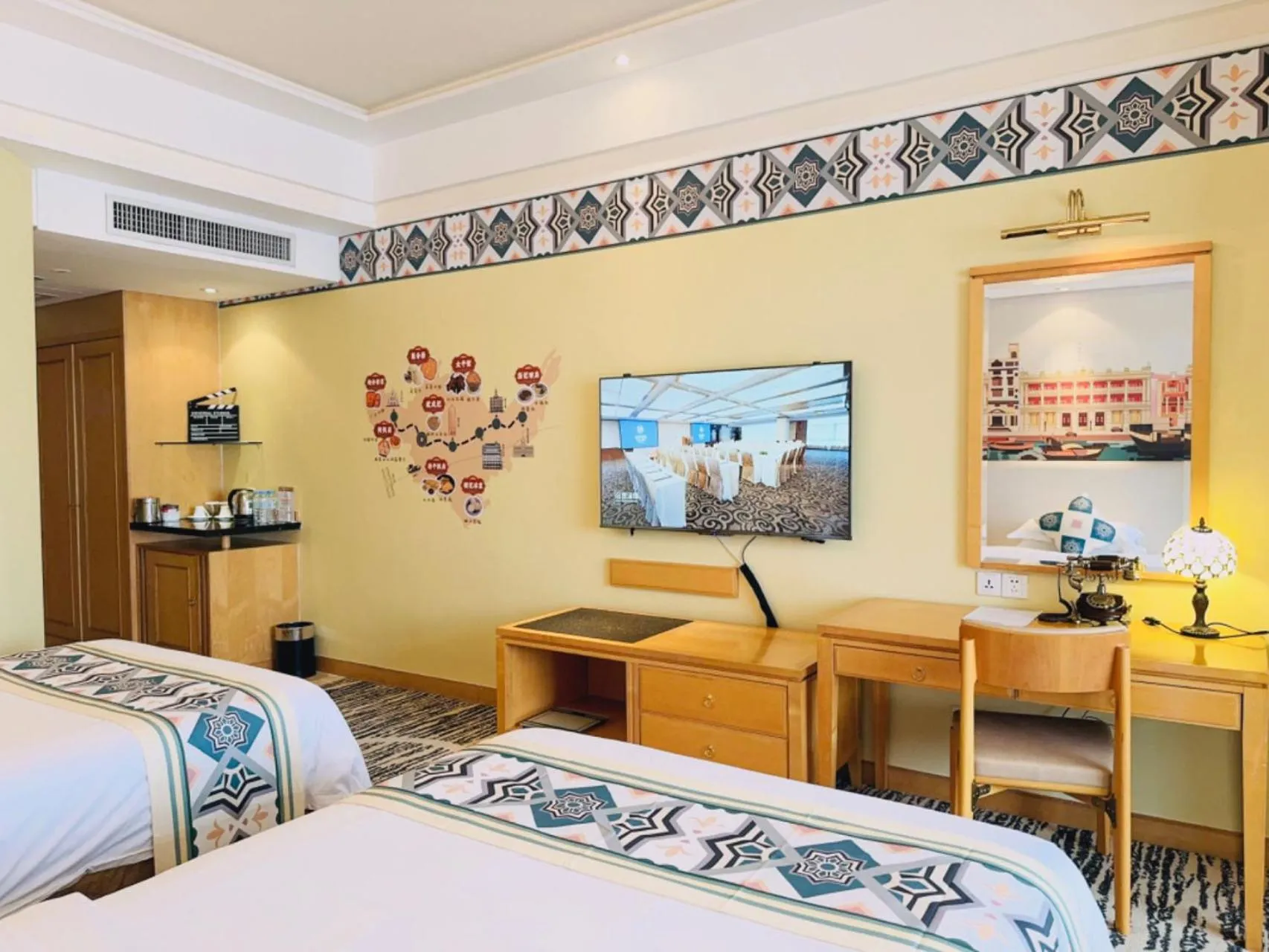 Photo of the whole room, Bed in Baiyun Hotel Guangzhou