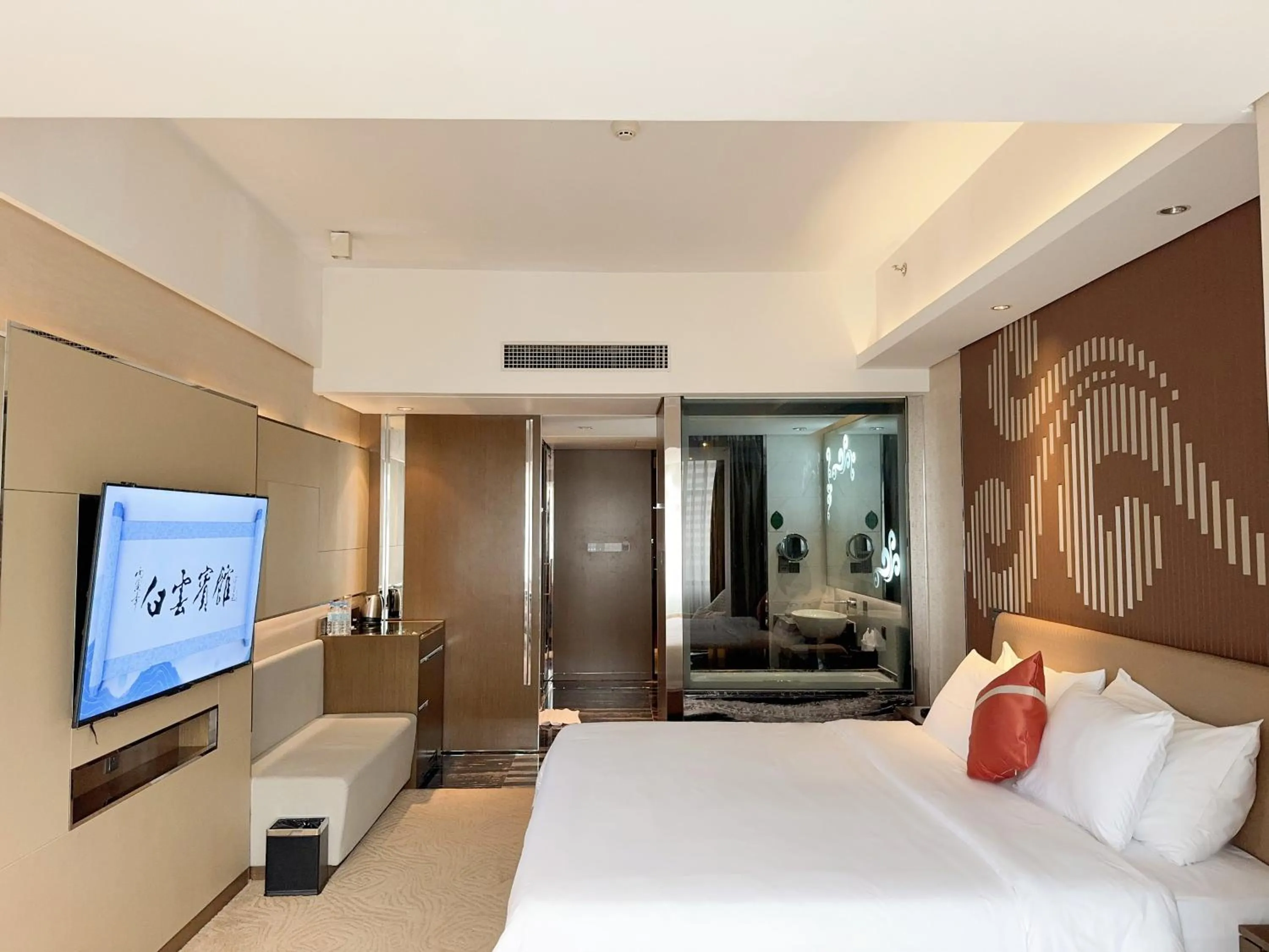 Photo of the whole room, Bed in Baiyun Hotel Guangzhou