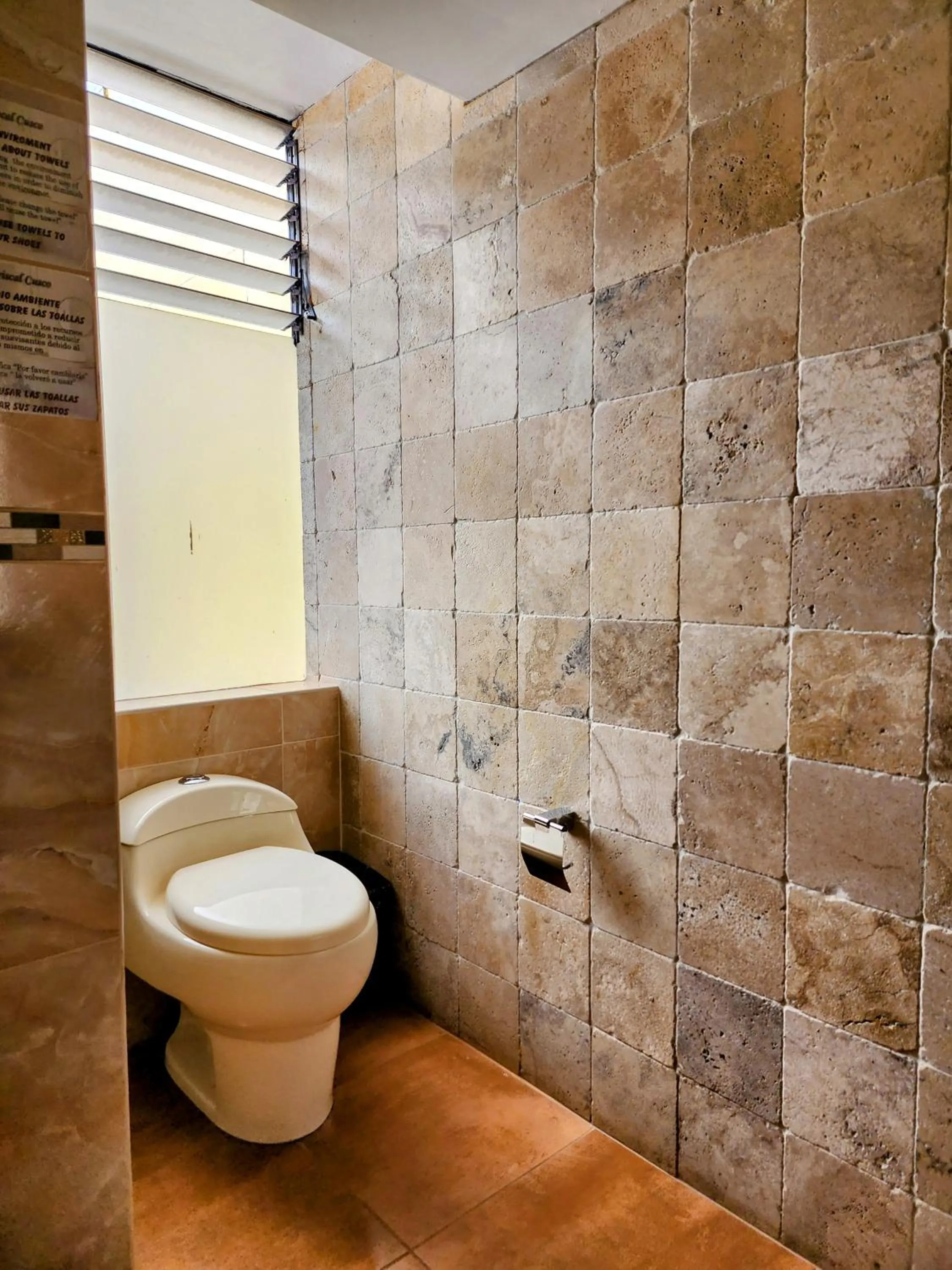 Bathroom in El Mariscal Cusco