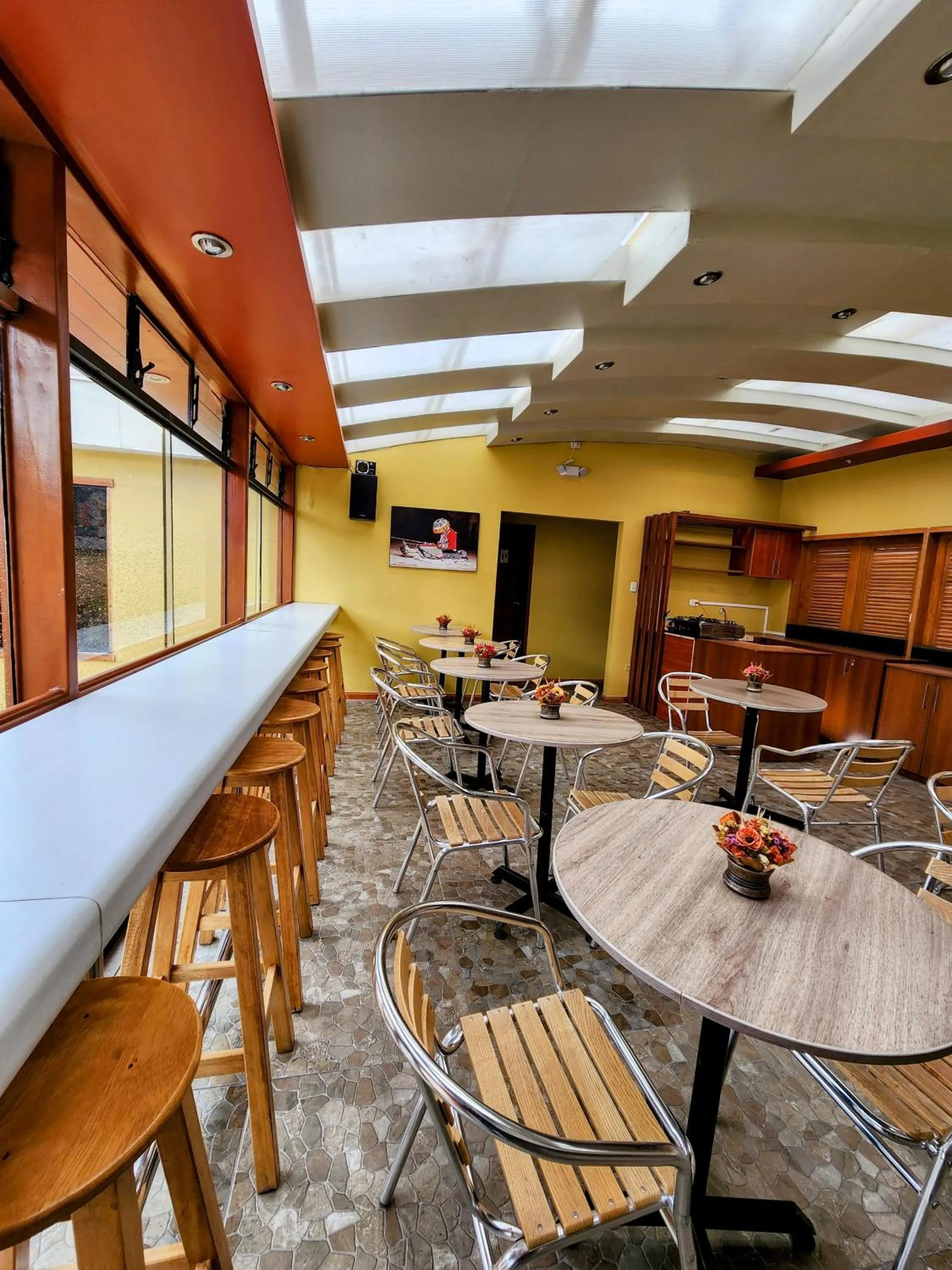 Dining area in El Mariscal Cusco