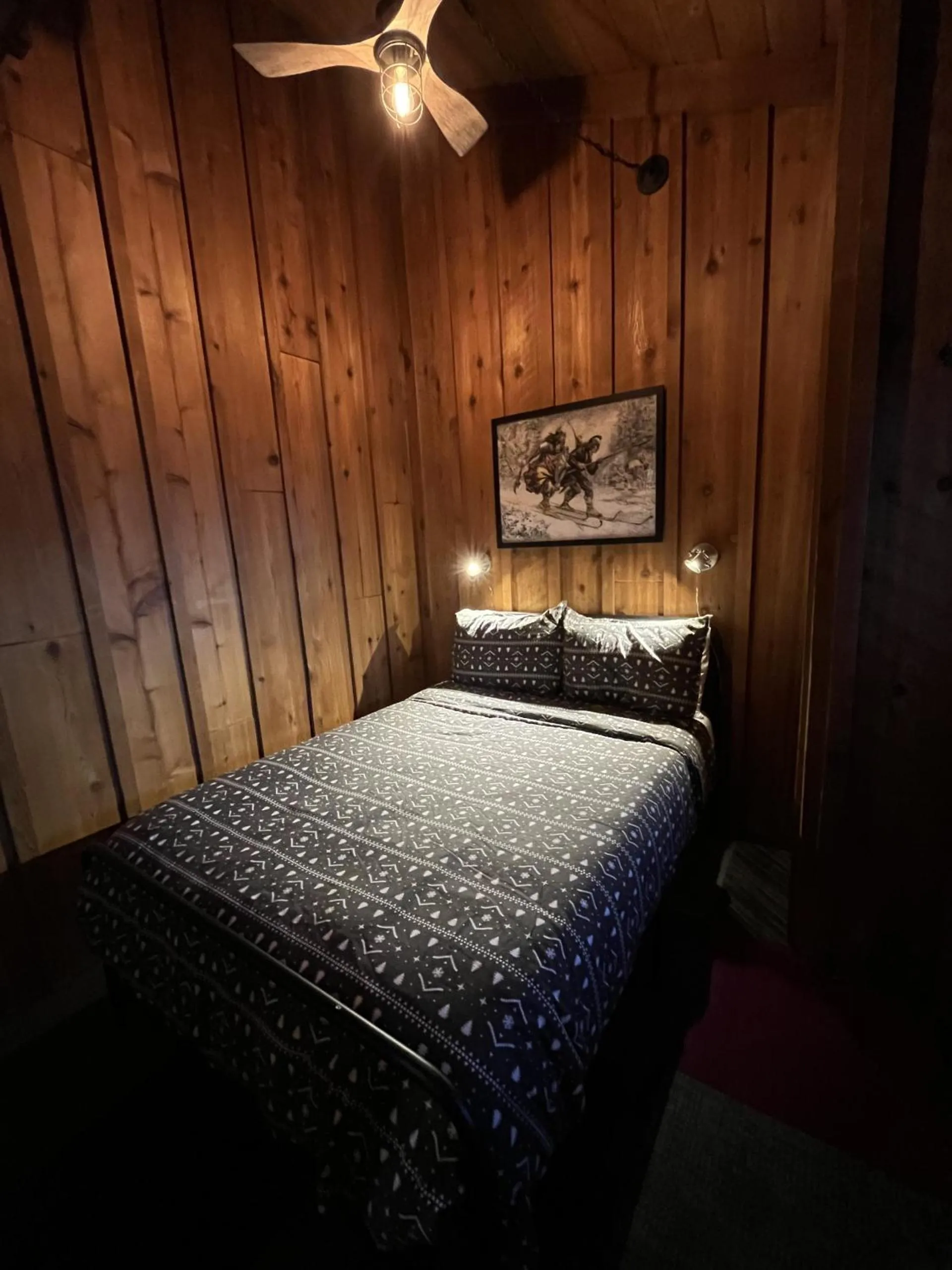 Bed in The Viking Lodge - Downtown Winter Park Colorado