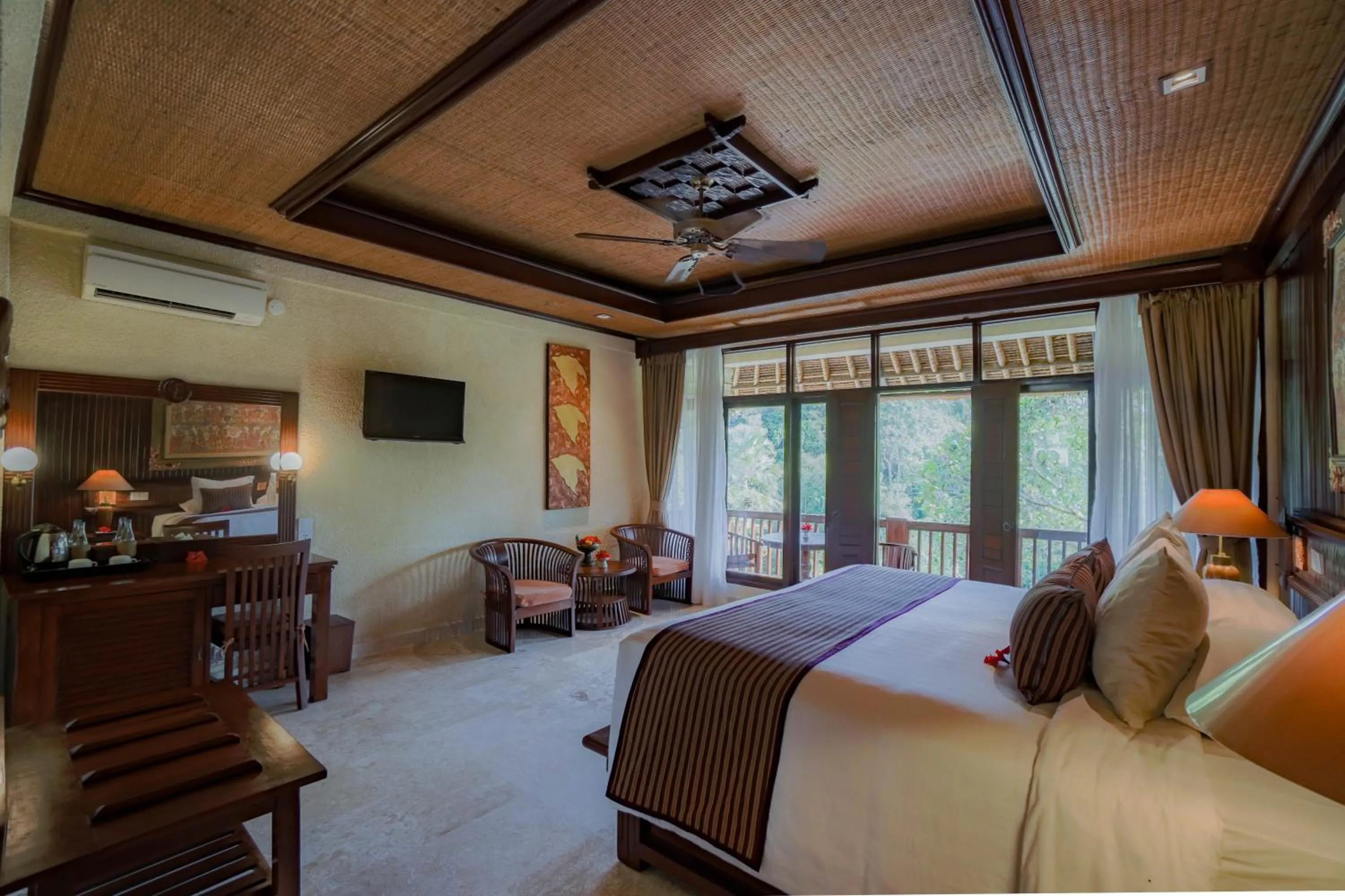 Bed in Hotel Tjampuhan Spa