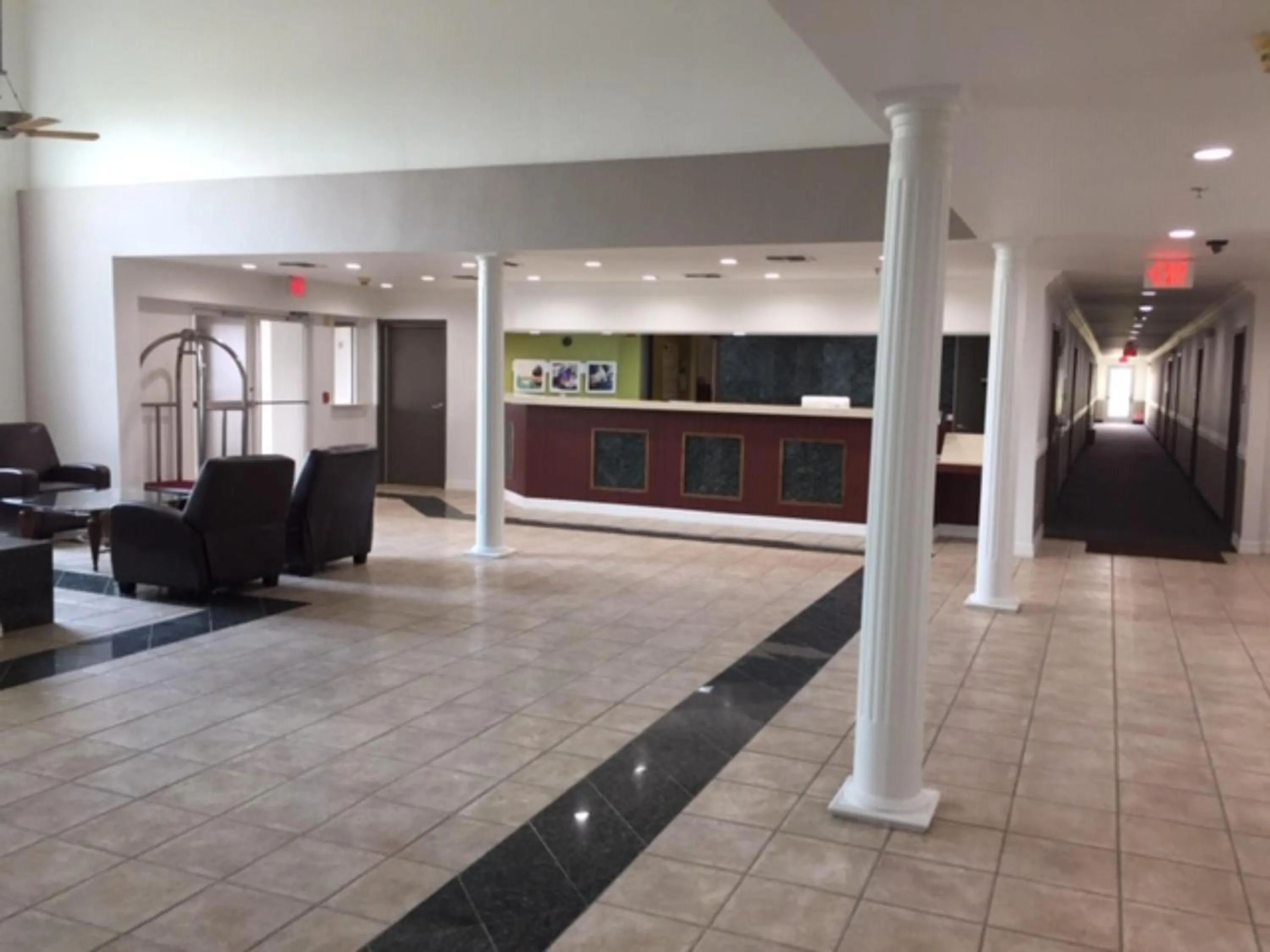 Area and facilities in Studio 6 Burleson