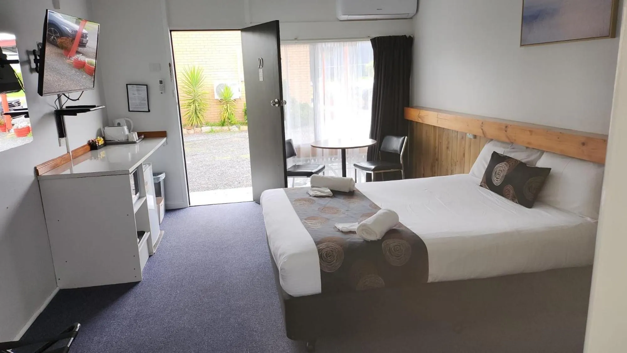 Bed in Motel Stawell