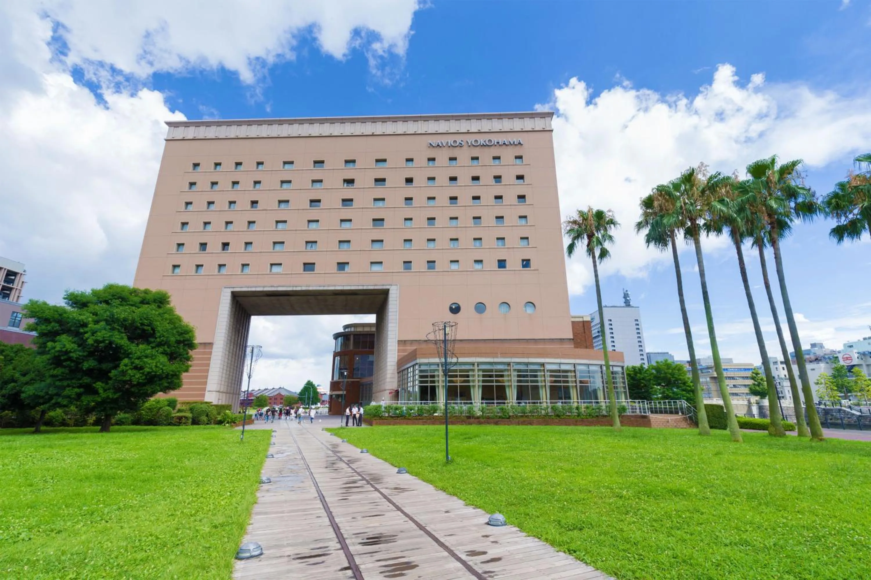 Nearby landmark in Navios Yokohama