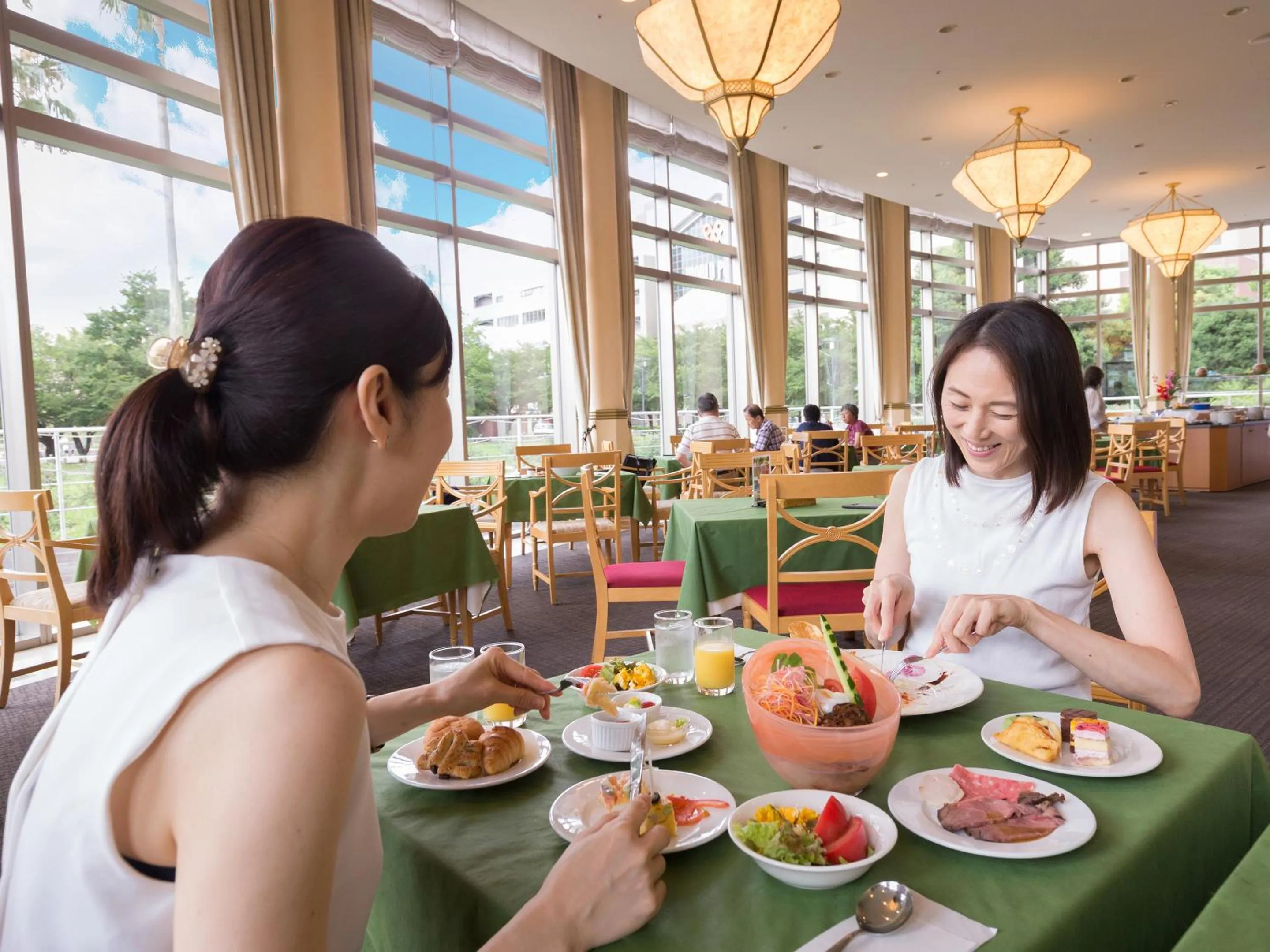 Buffet breakfast in Navios Yokohama