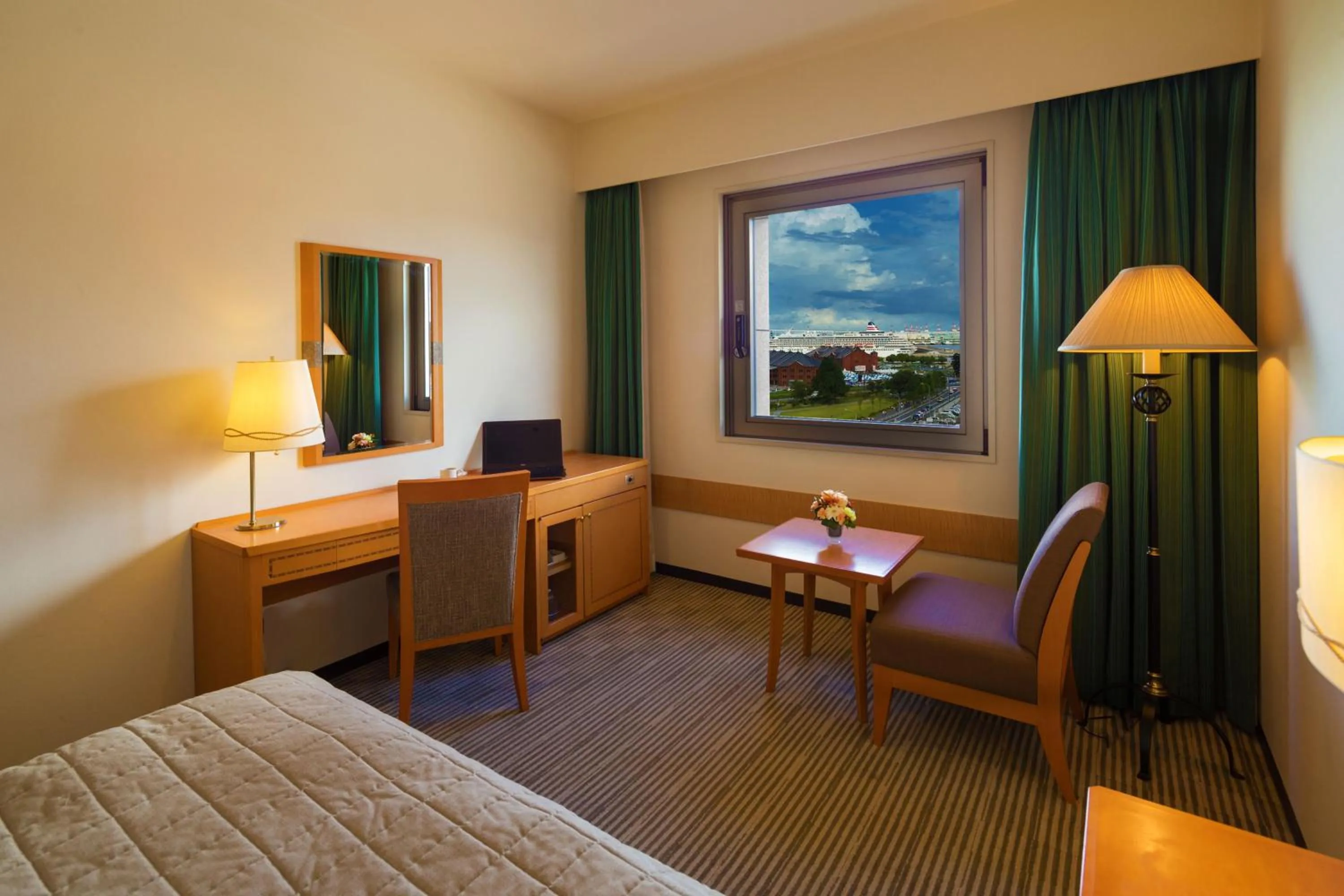 Day in Navios Yokohama