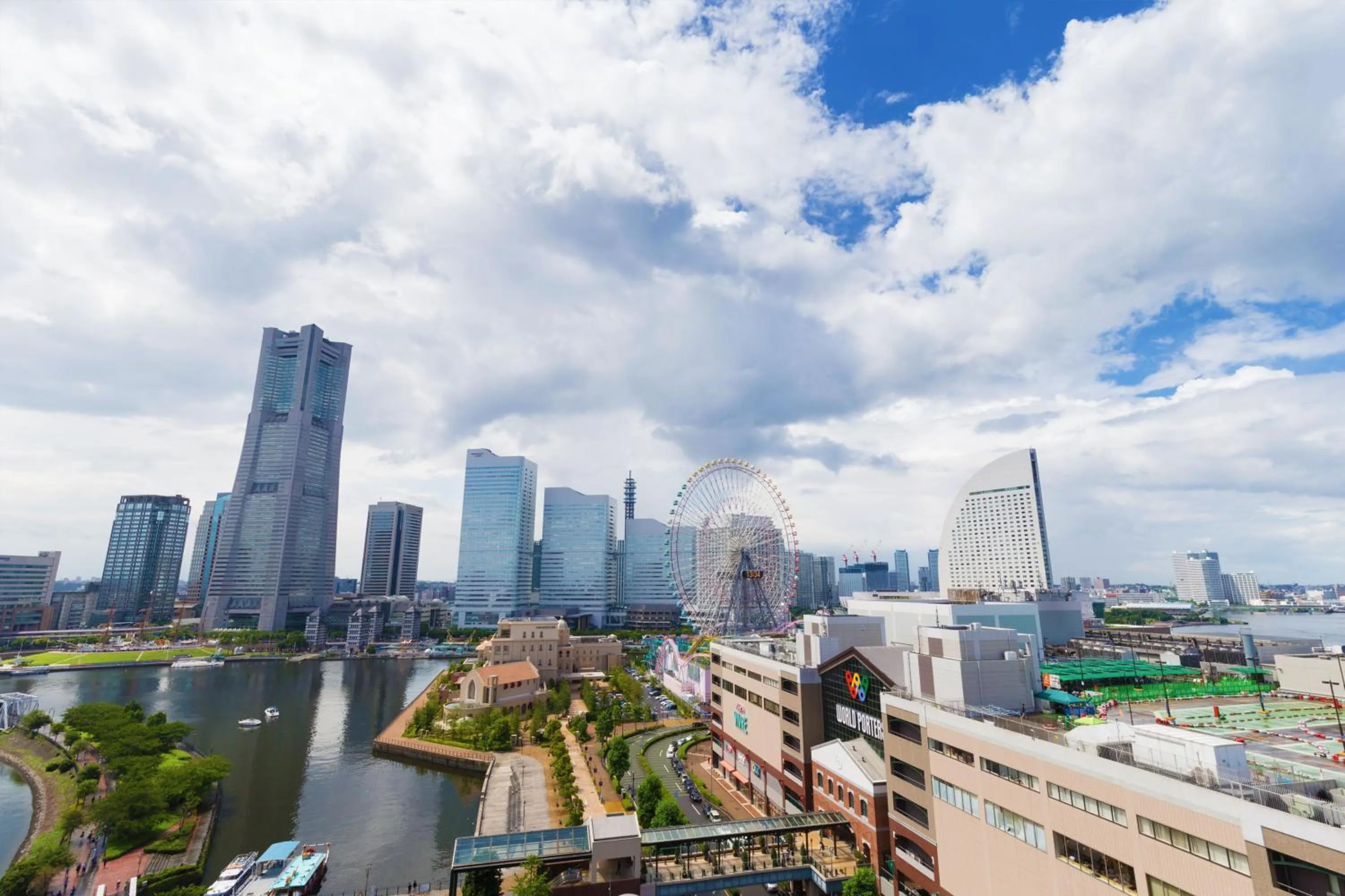 Day in Navios Yokohama