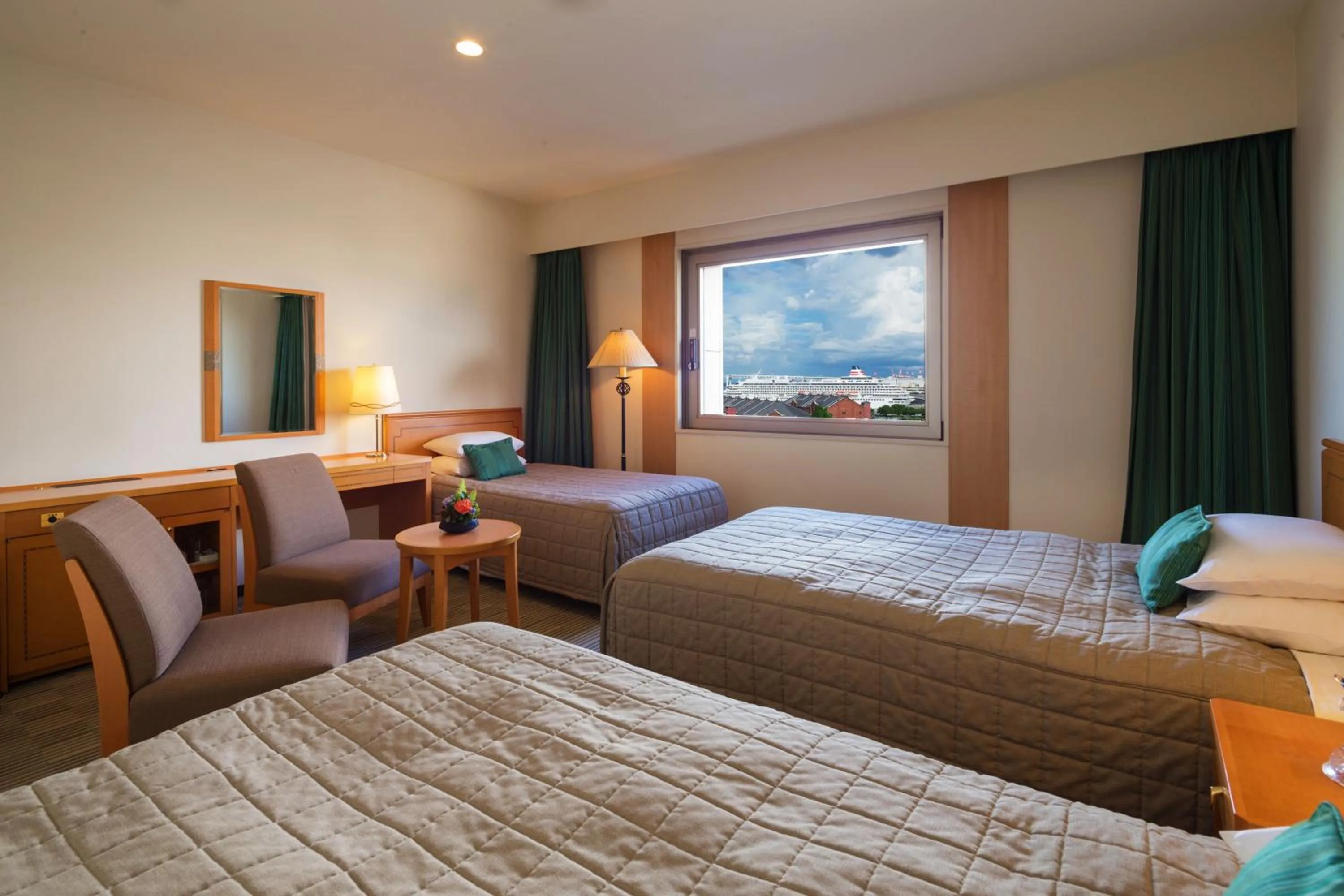 Day, Bed in Navios Yokohama