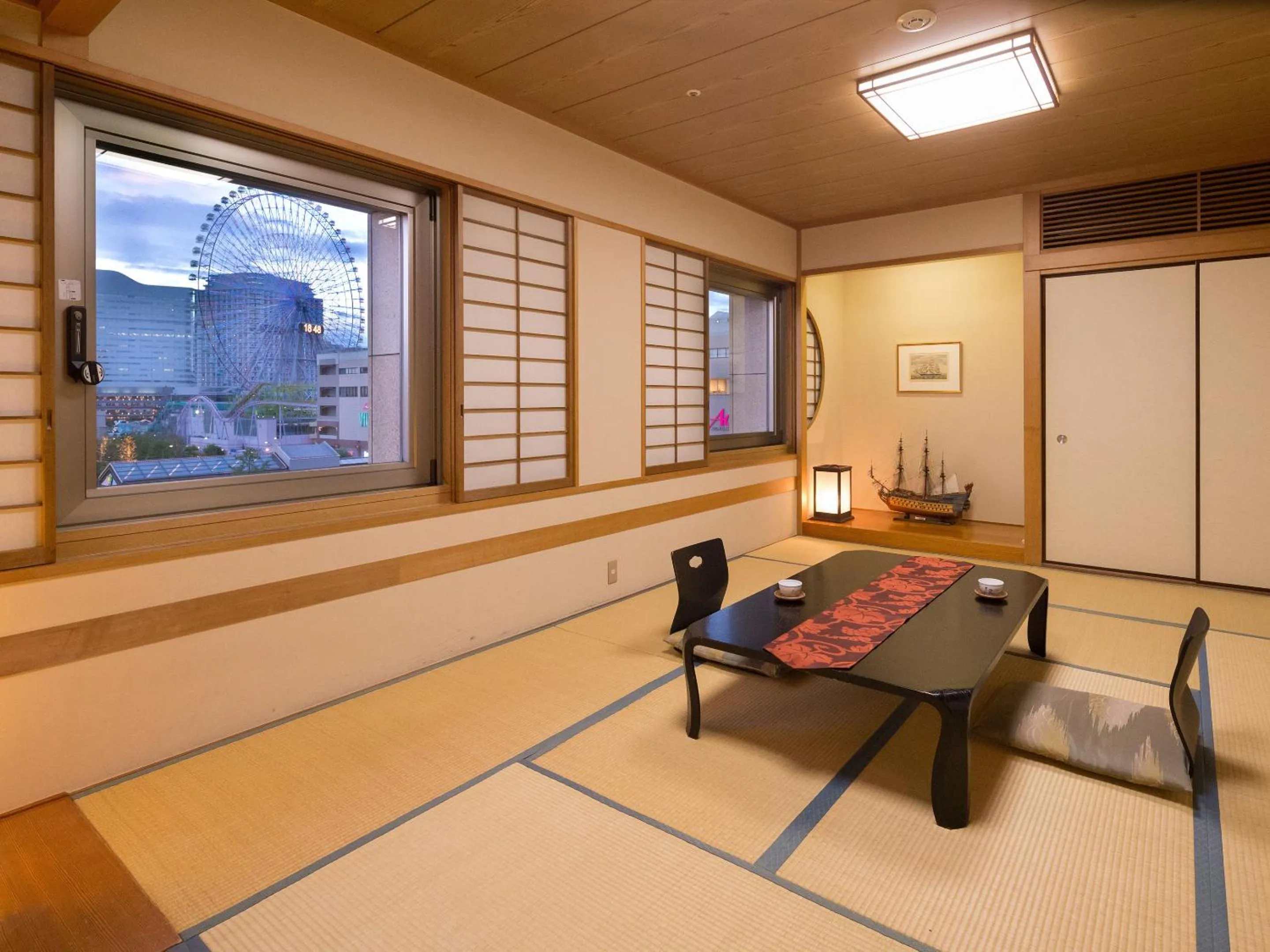 Photo of the whole room in Navios Yokohama