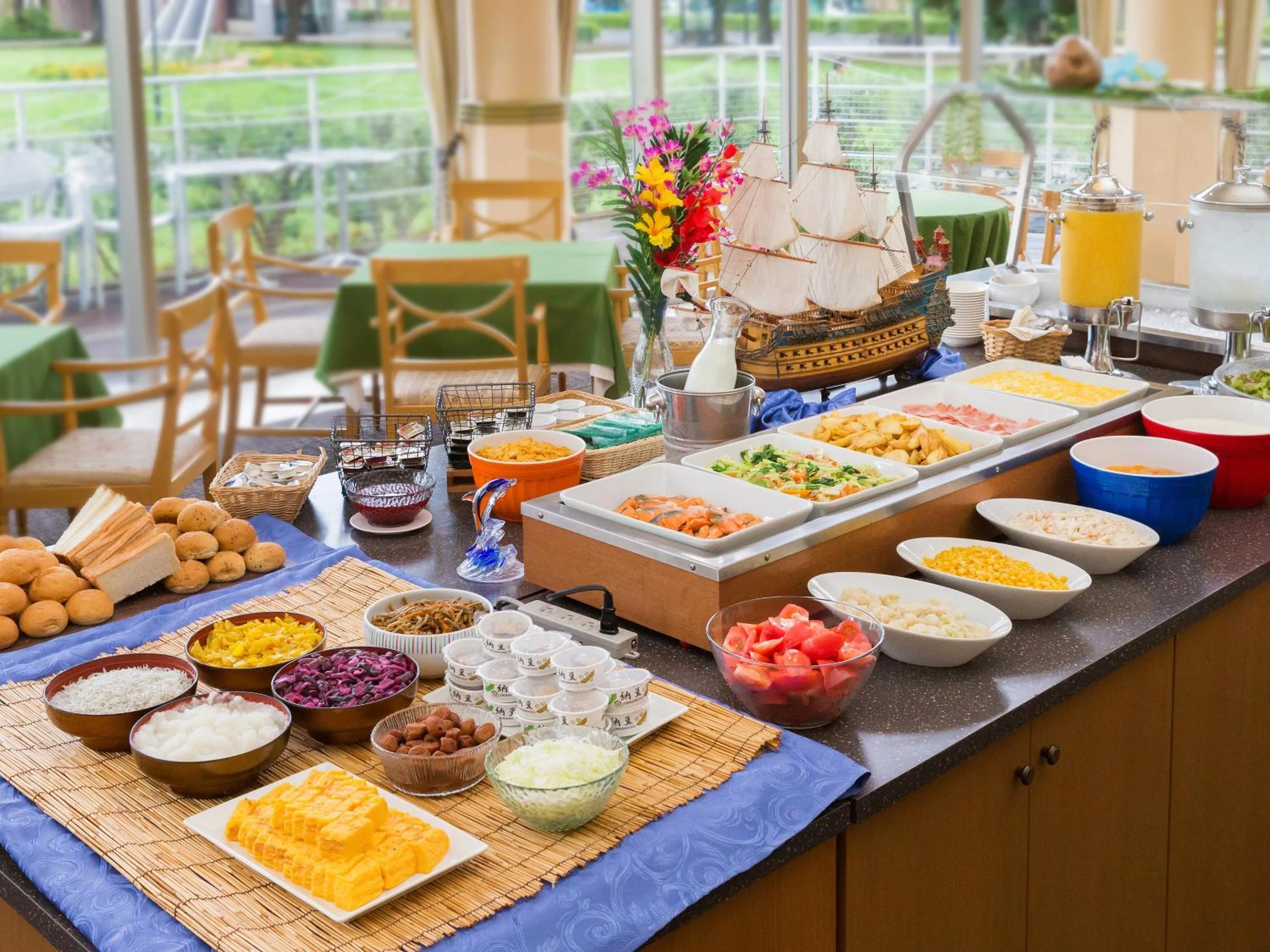 Buffet breakfast in Navios Yokohama