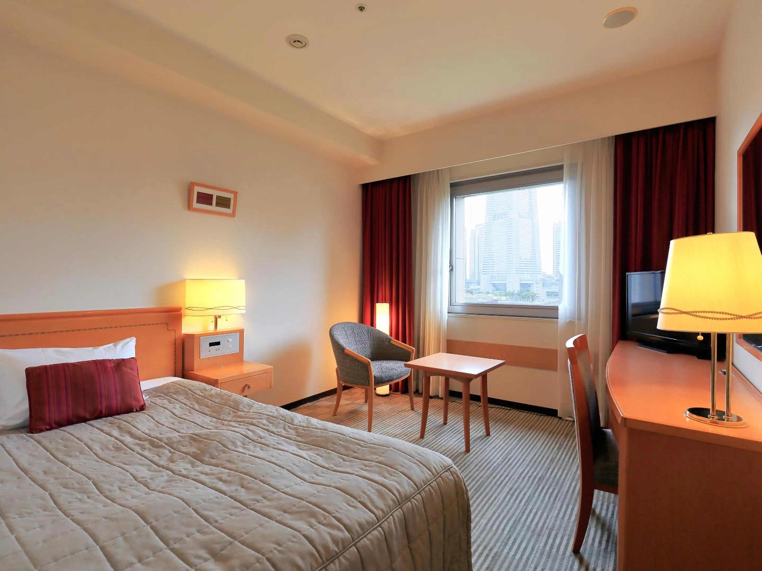 Photo of the whole room, Bed in Navios Yokohama