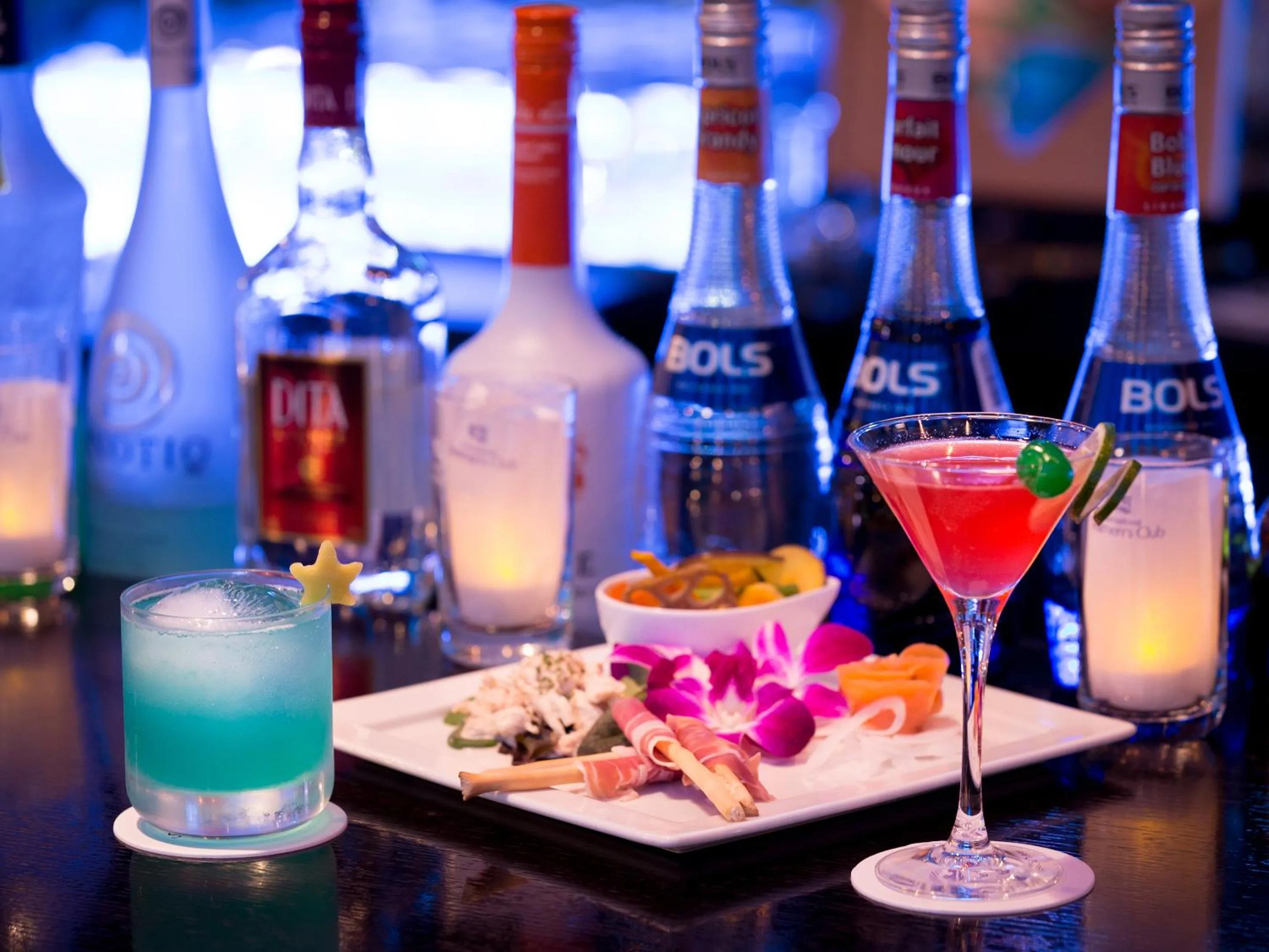 Lounge or bar in Navios Yokohama