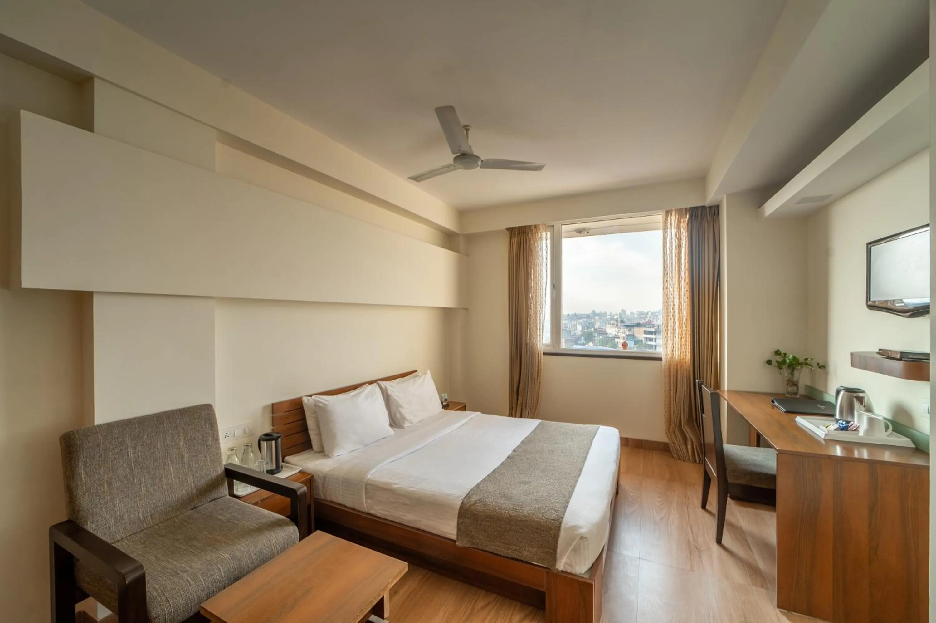Bedroom, Bed in Whispering Palms Hotel Jaipur