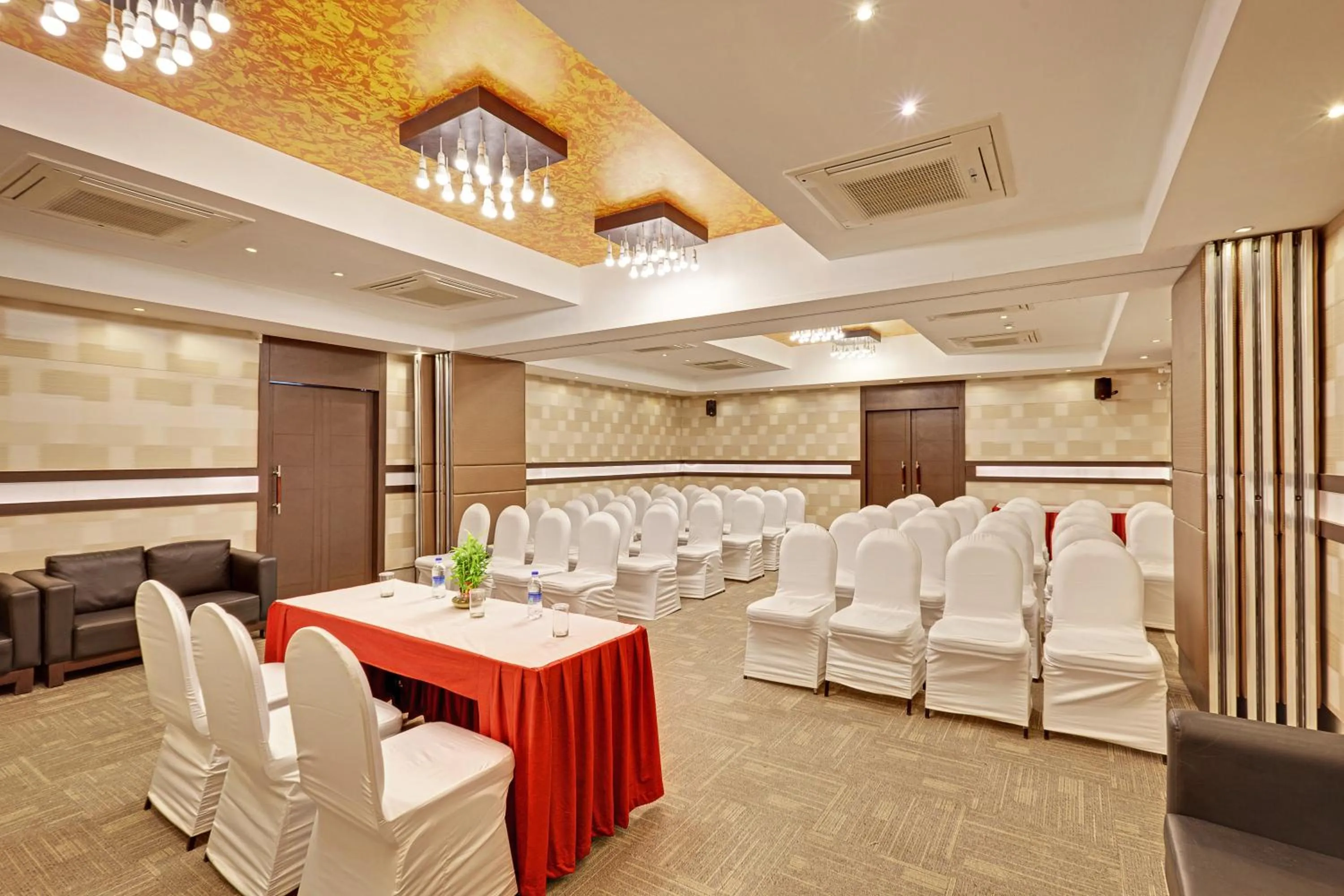 Banquet/Function facilities in Whispering Palms Hotel Jaipur