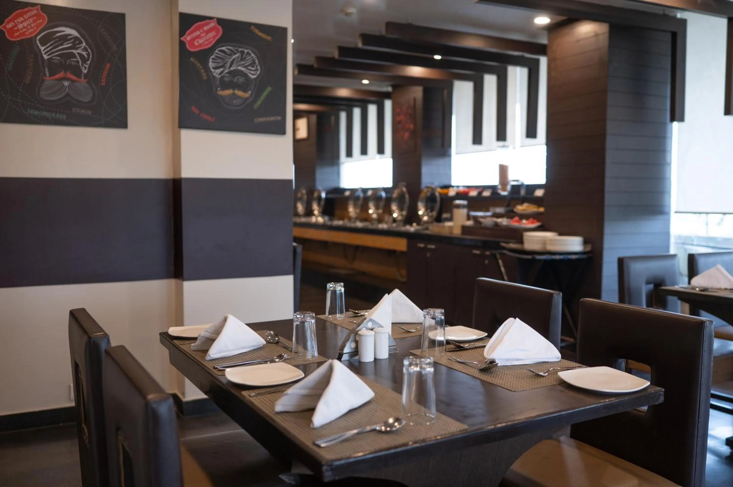 Restaurant/places to eat in Whispering Palms Hotel Jaipur