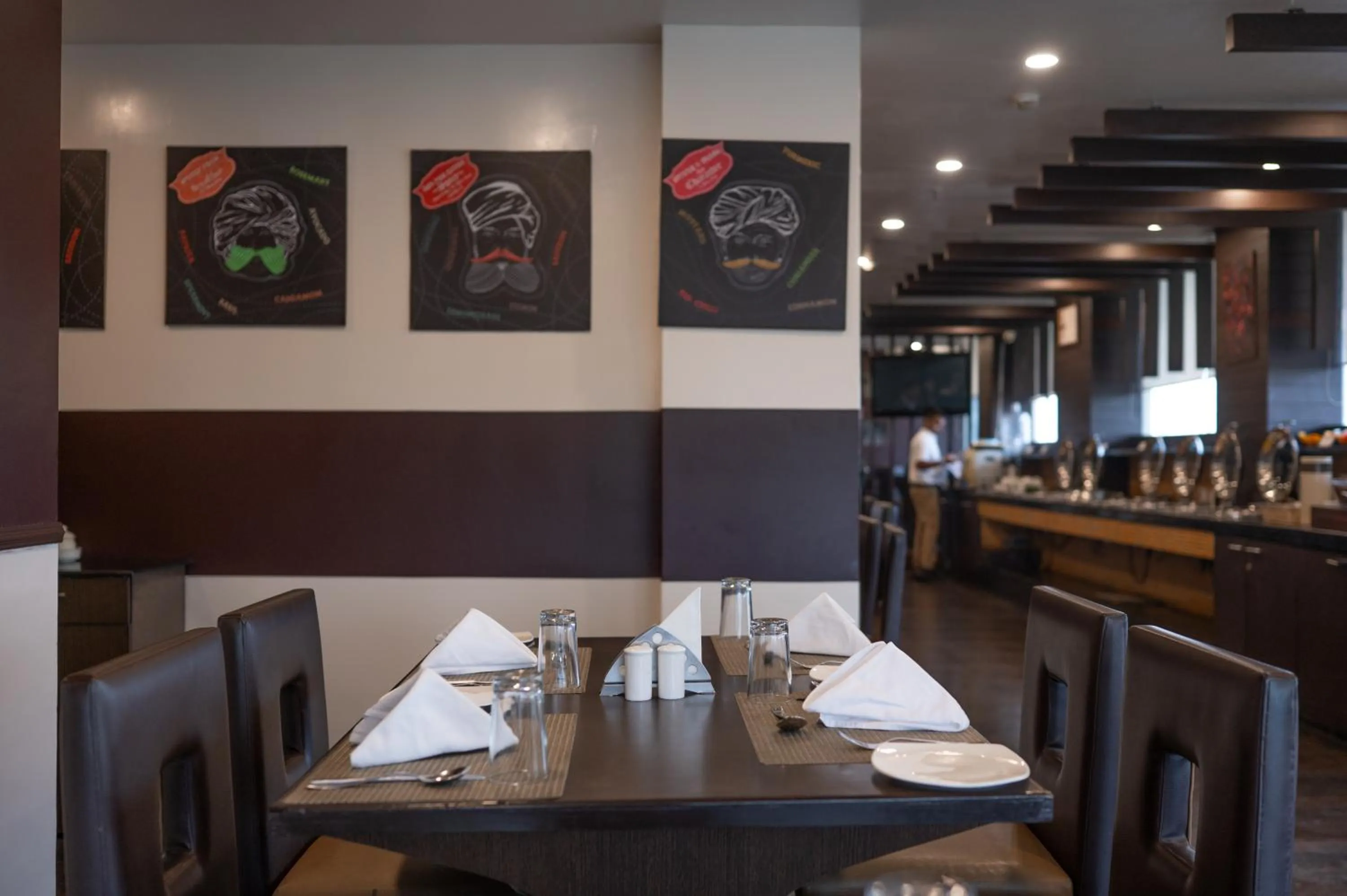 Restaurant/places to eat in Whispering Palms Hotel Jaipur