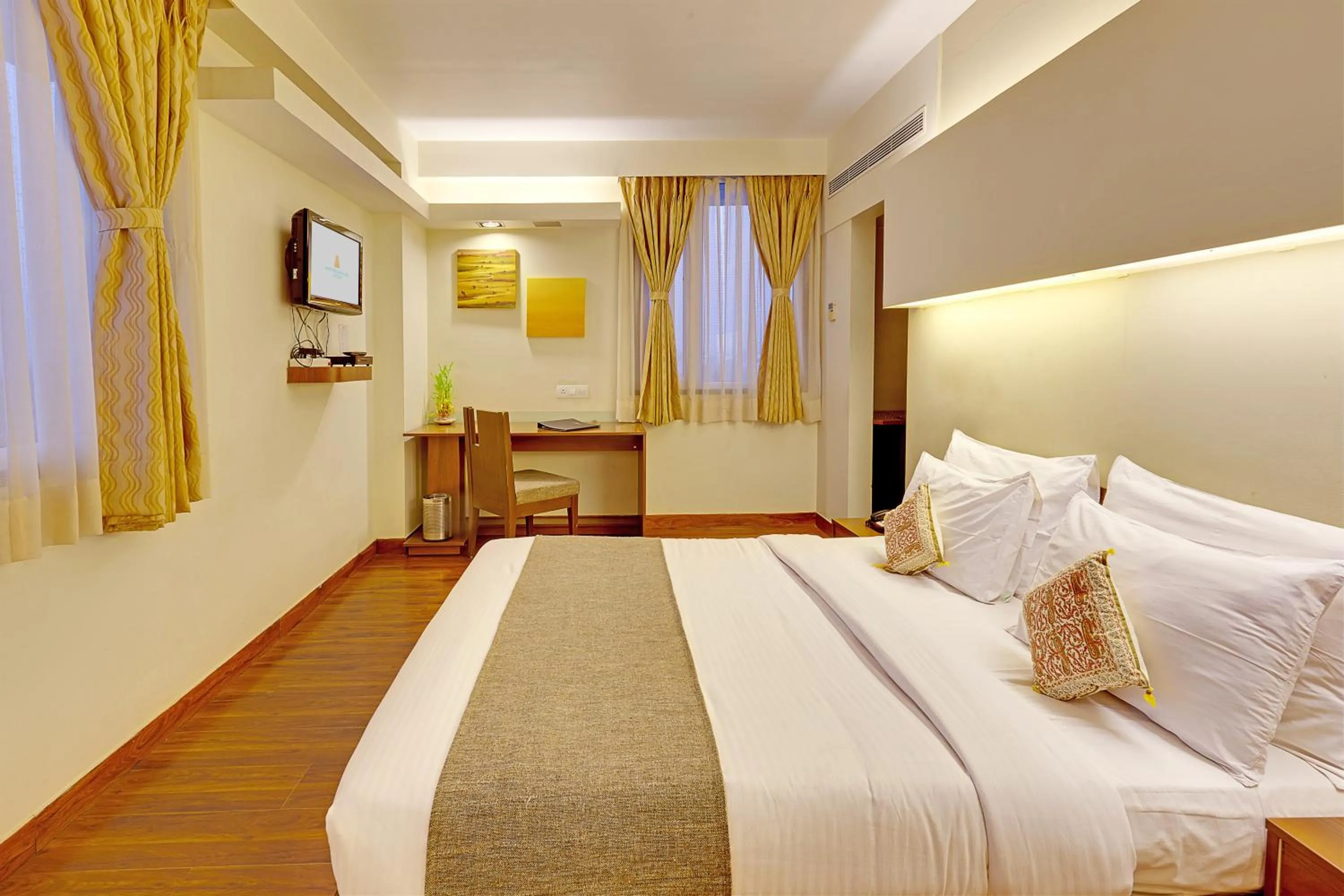 View (from property/room), Bed in Whispering Palms Hotel Jaipur