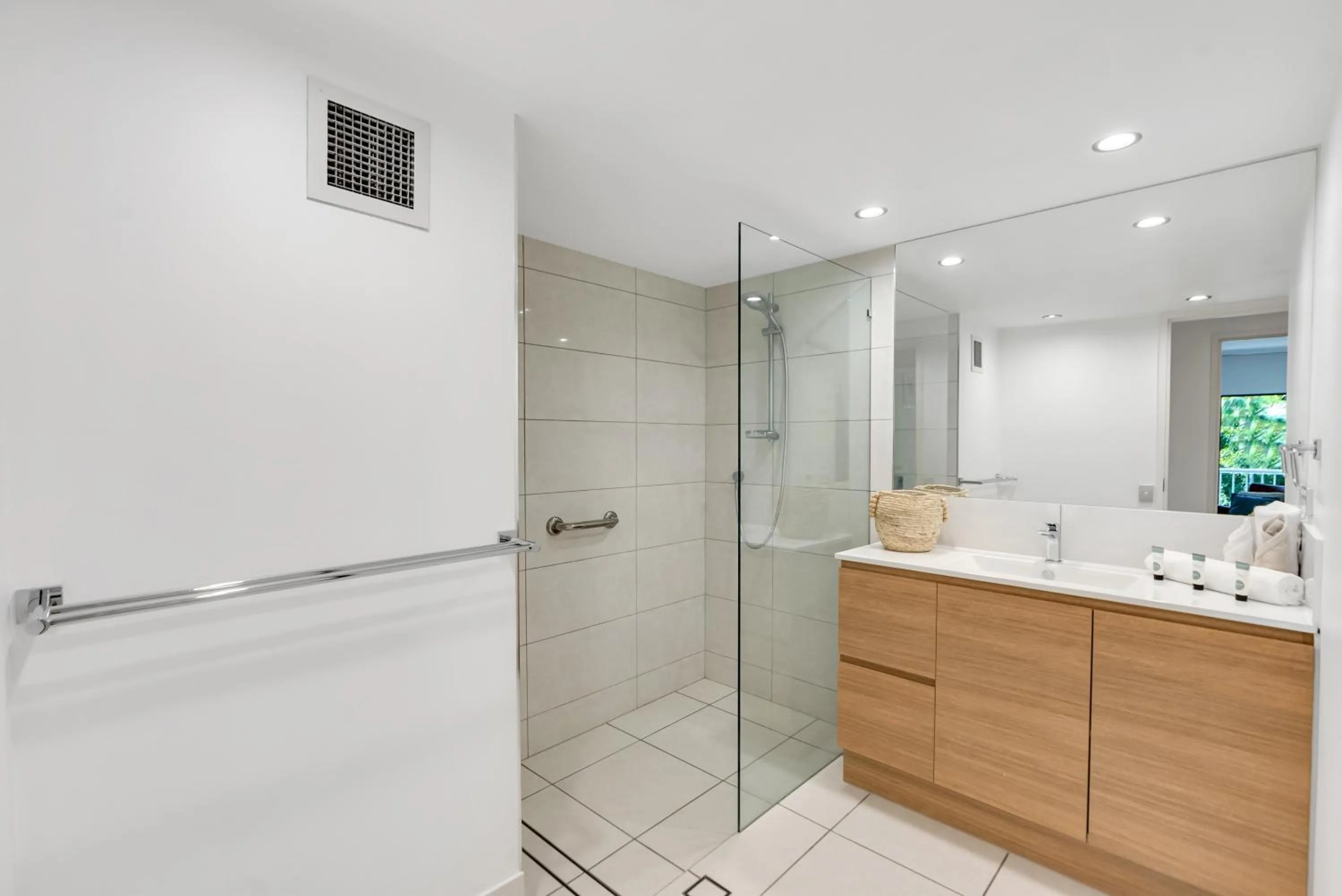 Bathroom in Argosy On The Beach