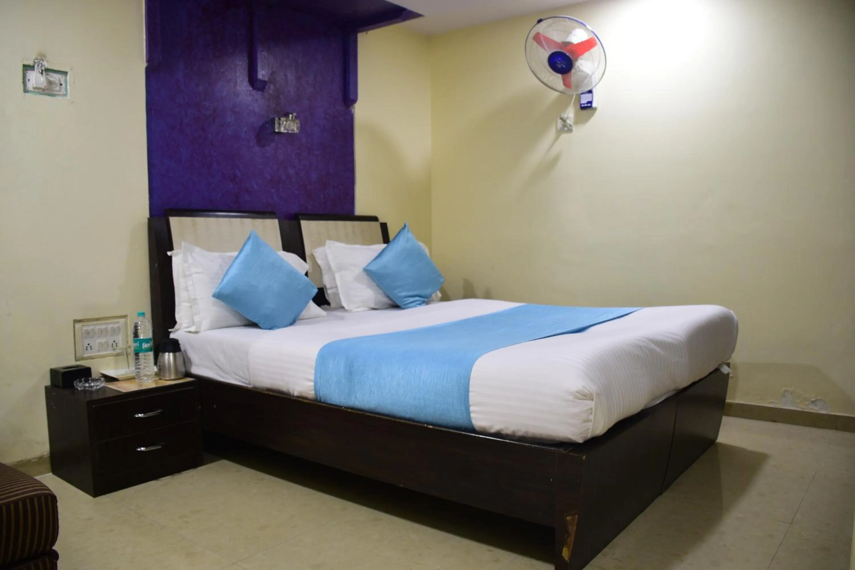 Bed in Hotel K.C Residency