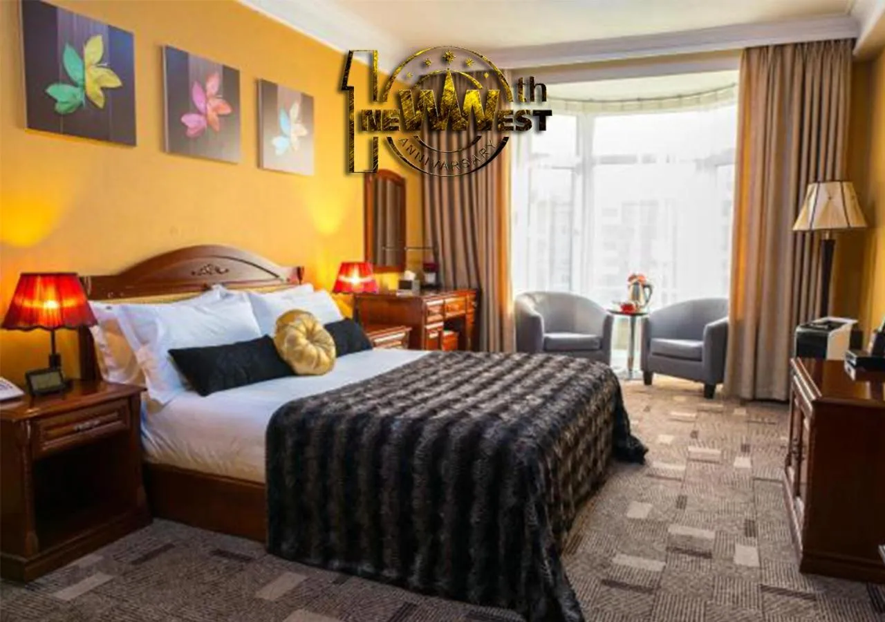 Bedroom, Bed in New West Hotel