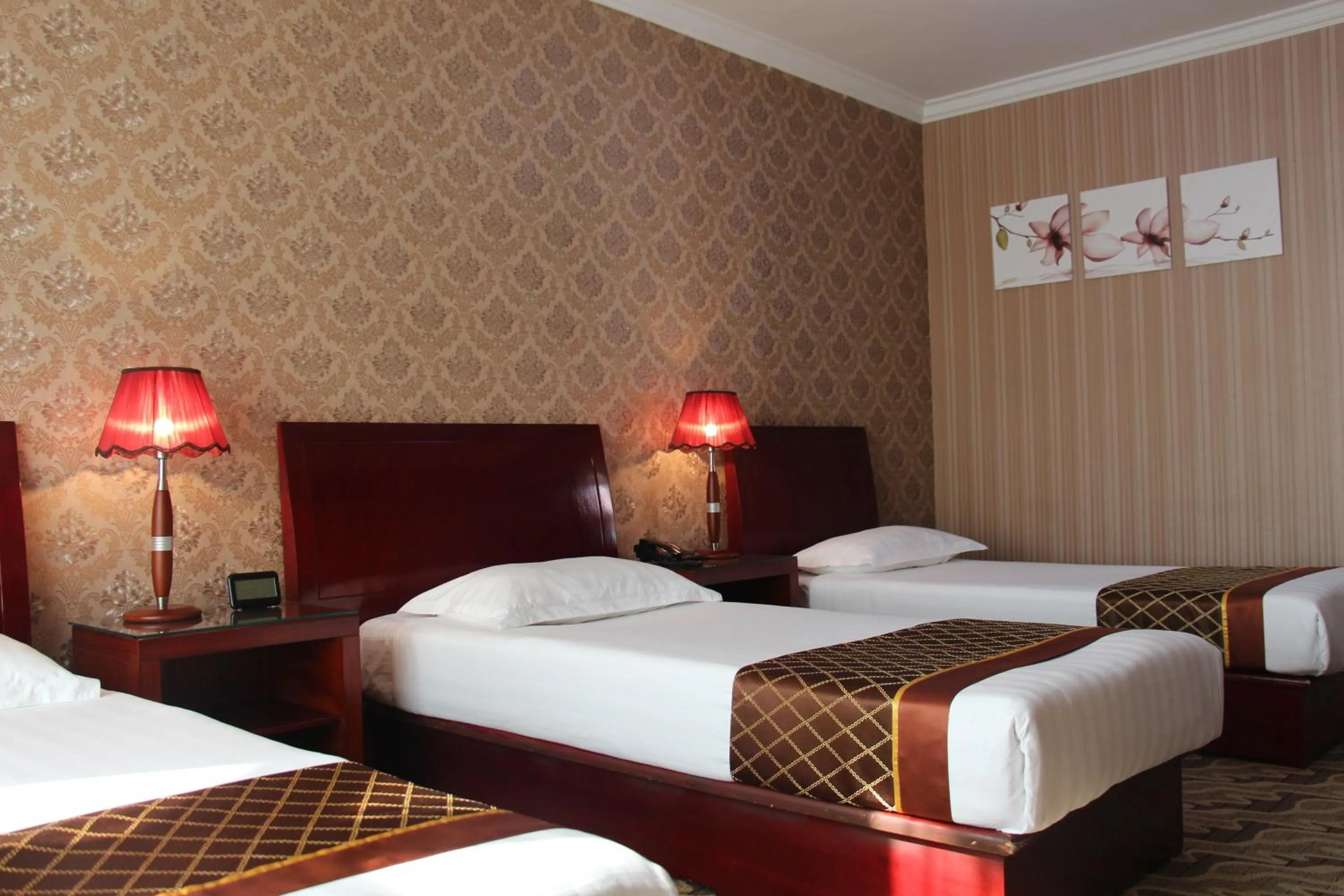 bunk bed, Bed in New West Hotel