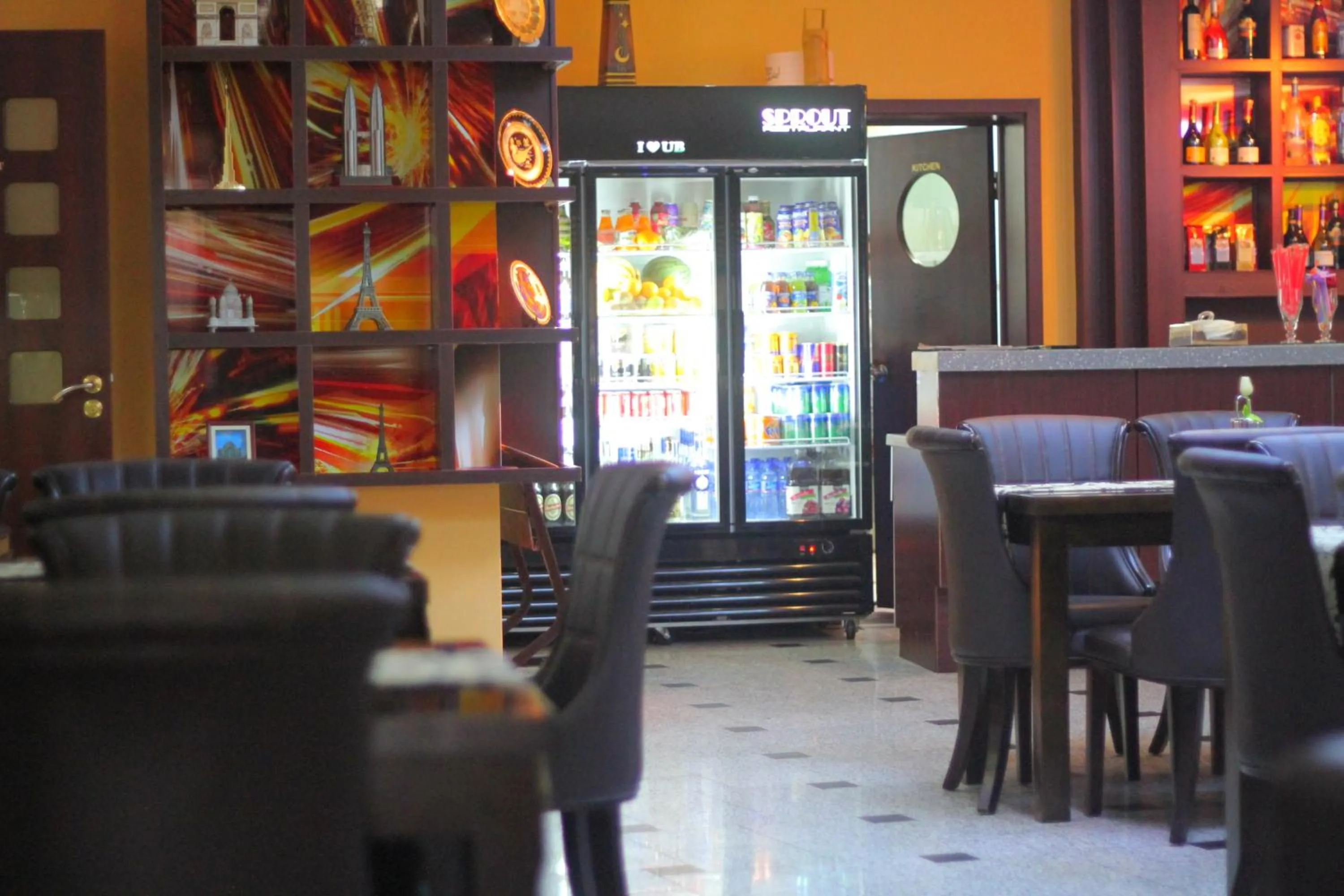 Restaurant/places to eat in New West Hotel