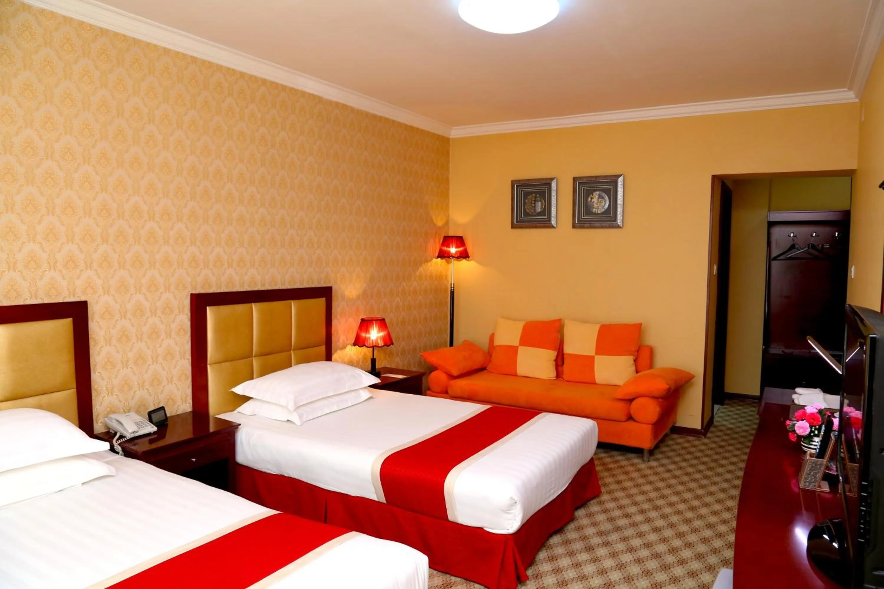 Bedroom, Bed in New West Hotel