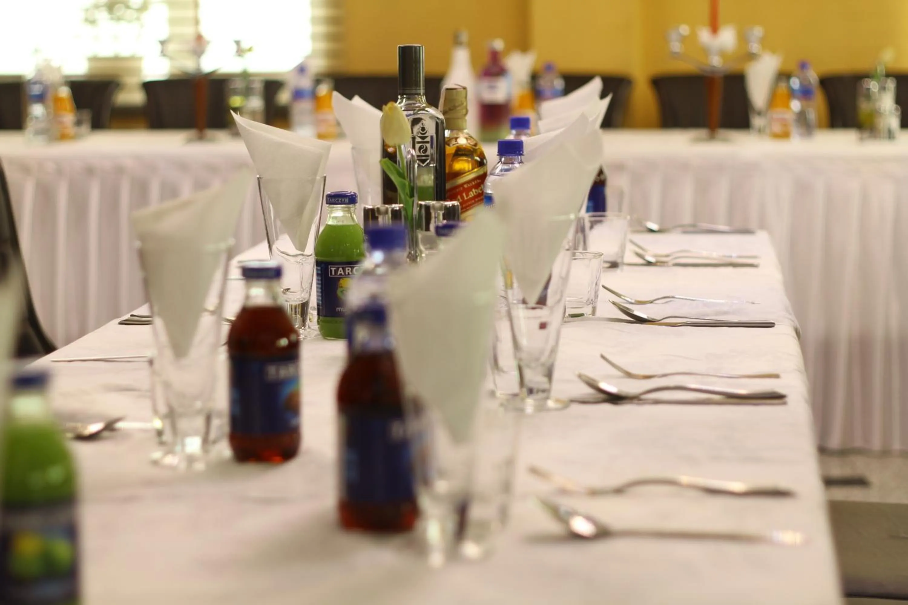 Restaurant/places to eat in New West Hotel