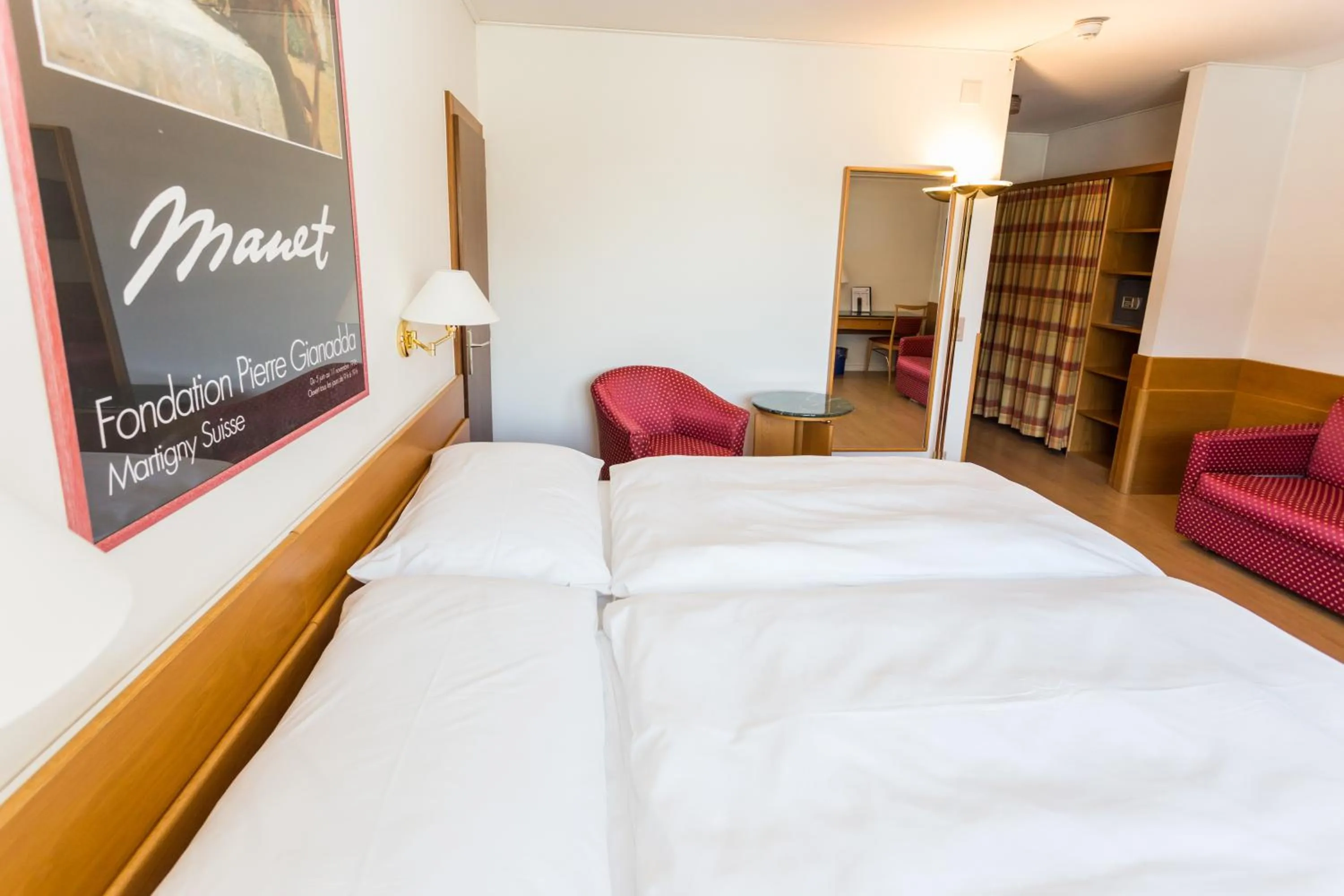 Bedroom in Hôtel du Rhône