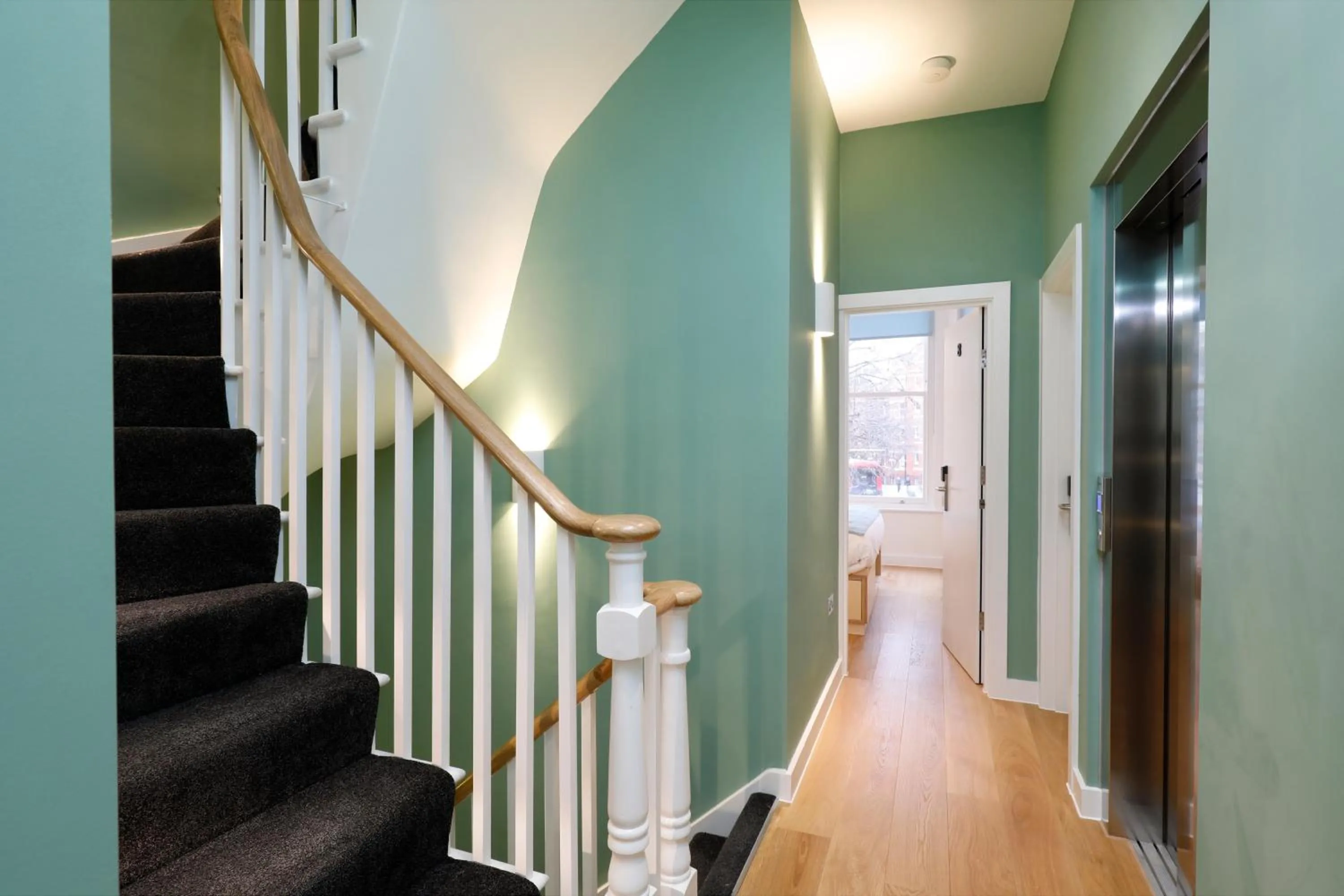 Lobby or reception in Exhibition Court Hotel