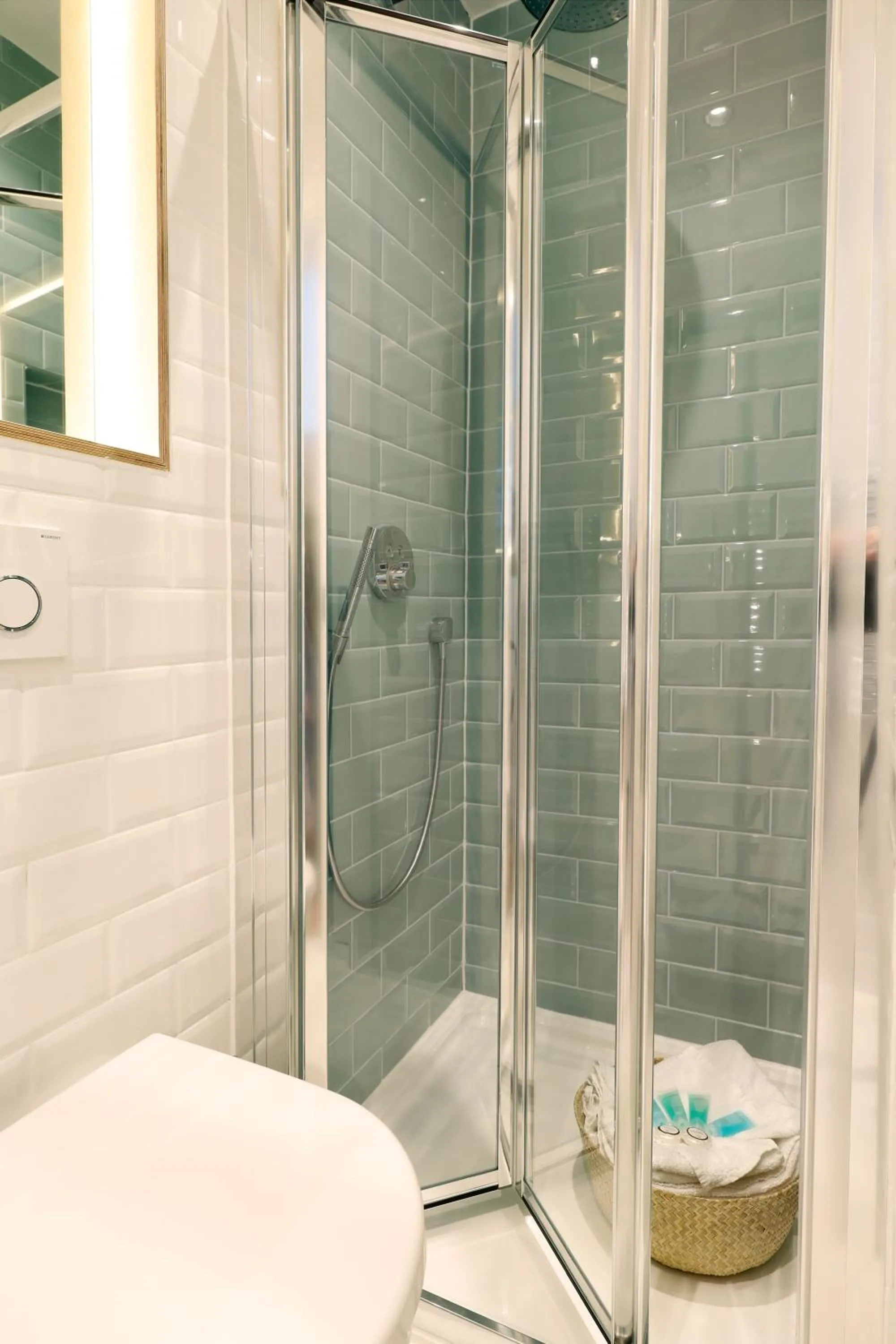 Shower, Bathroom in Exhibition Court Hotel