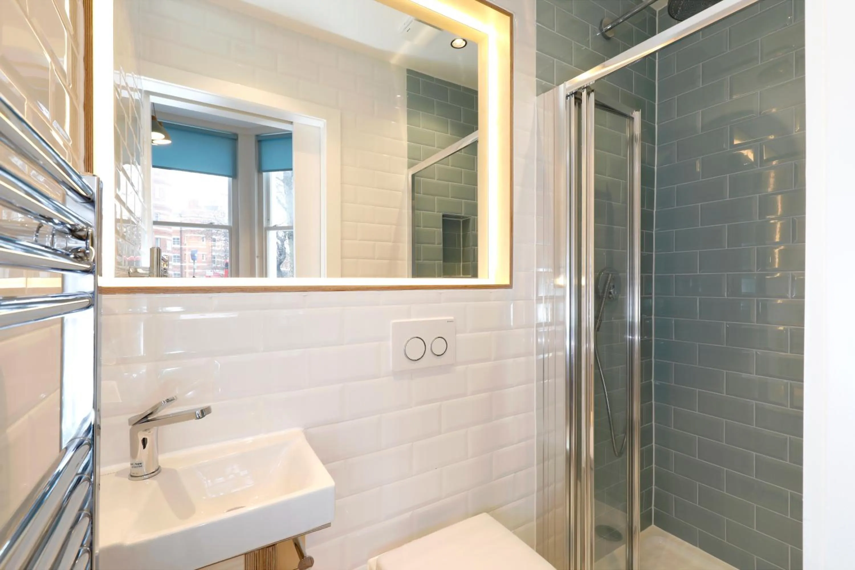 Shower, Bathroom in Exhibition Court Hotel