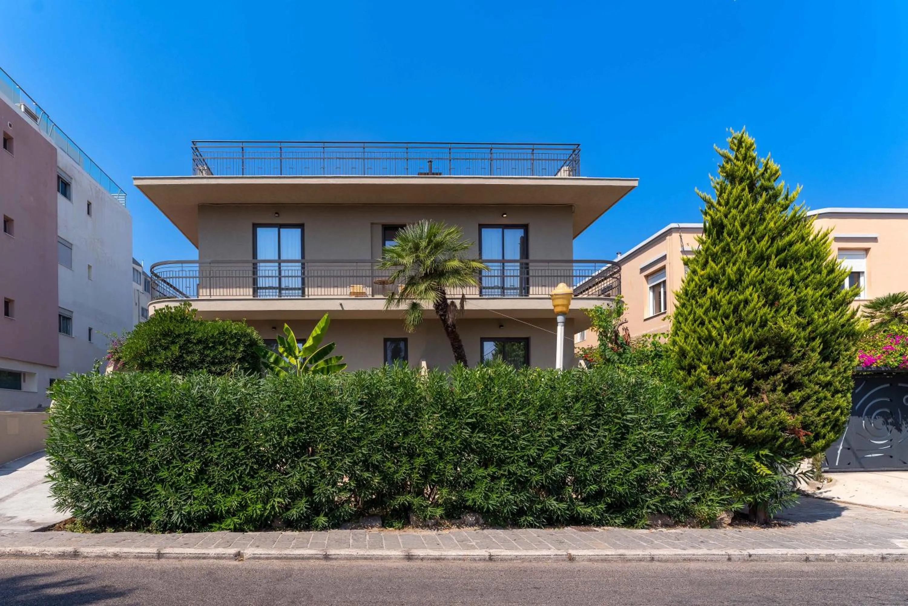 Property building in Mariette Rhodes Urban Suites