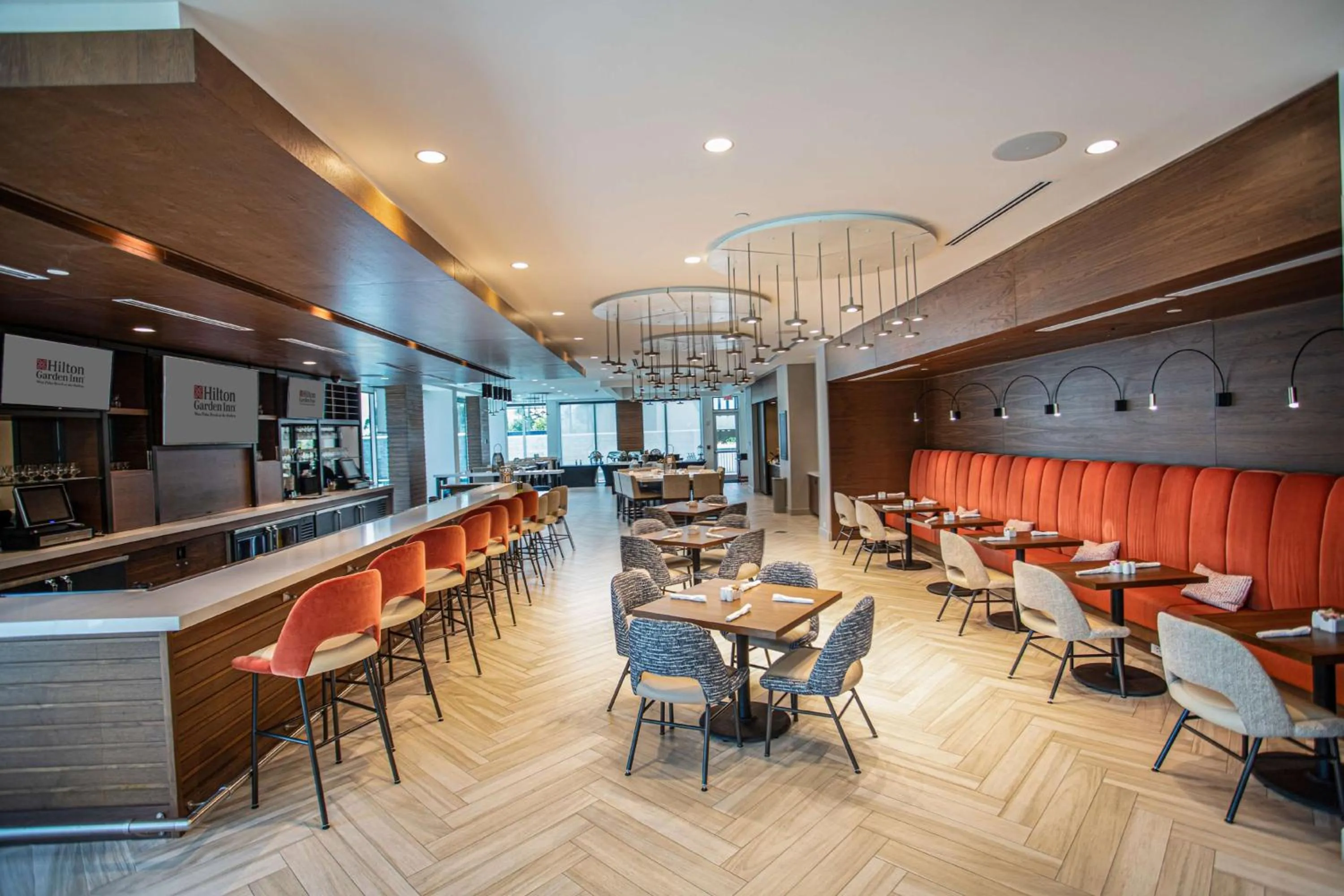 Lounge or bar in Hilton Garden Inn West Palm Beach I95 Outlets