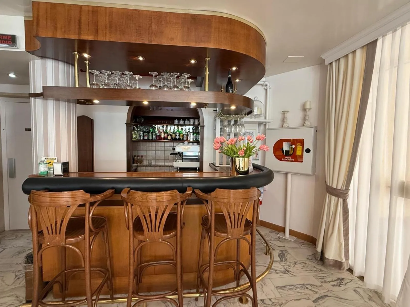 Restaurant/places to eat in Majestic Toscanelli (centro storico)