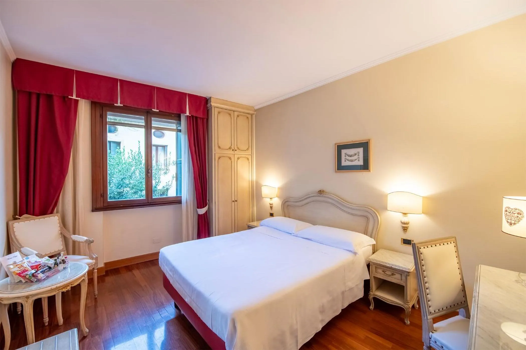 Bed in Majestic Toscanelli (centro storico)
