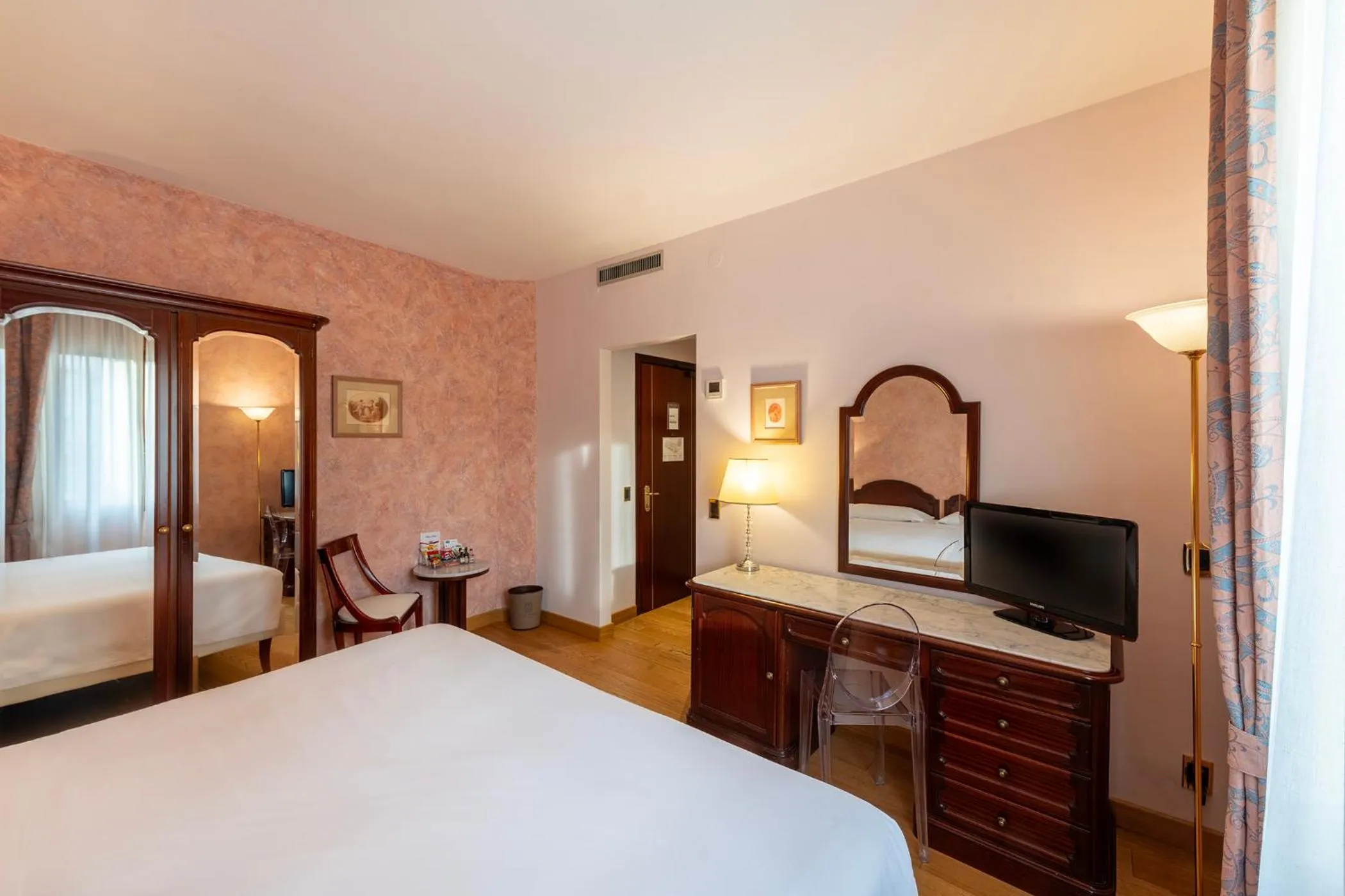 Bed in Majestic Toscanelli (centro storico)