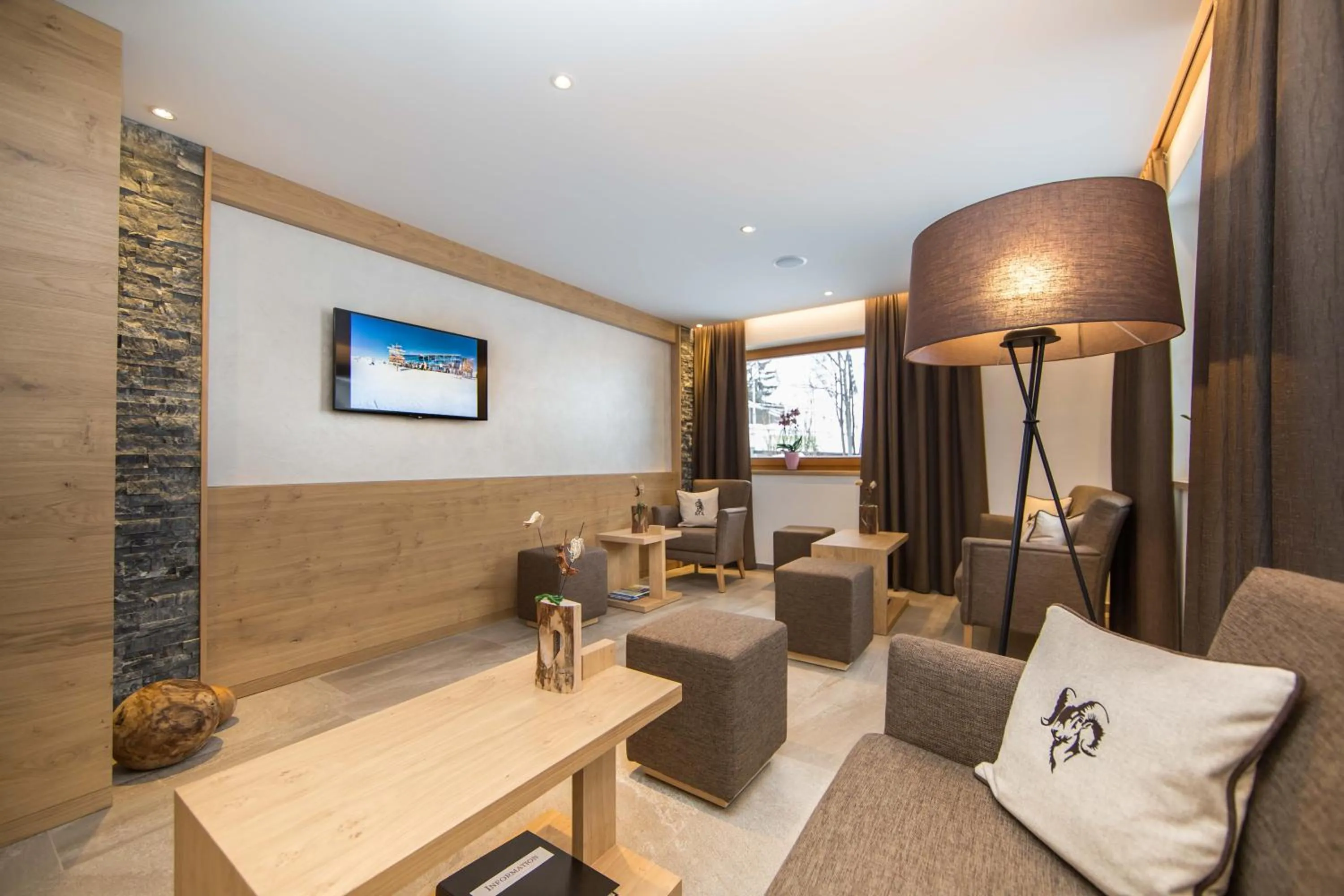 Lobby or reception in Panorama Samnaun