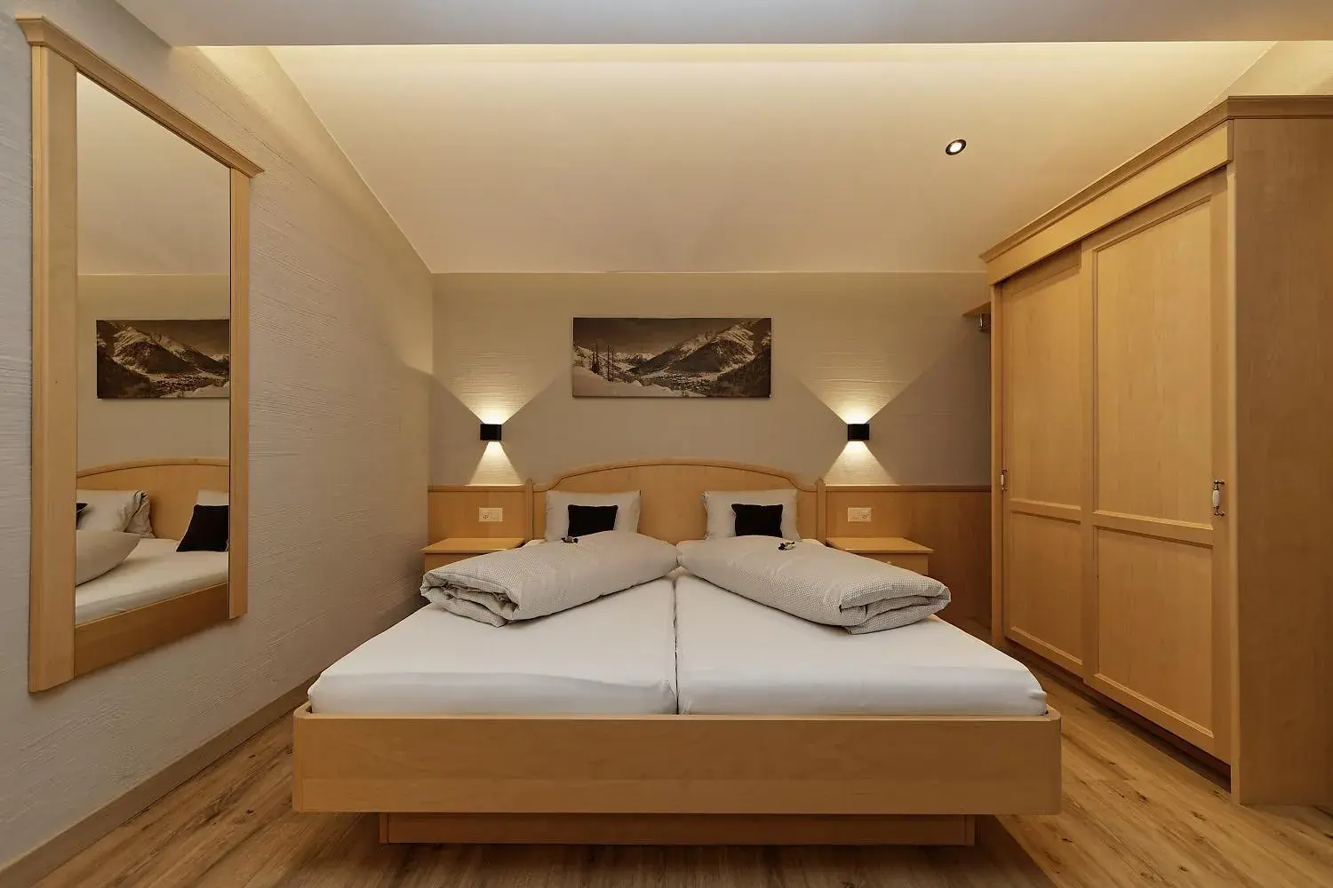 Double Room with Balcony in Panorama Samnaun Double Room with Balcony in Panorama Samnaun