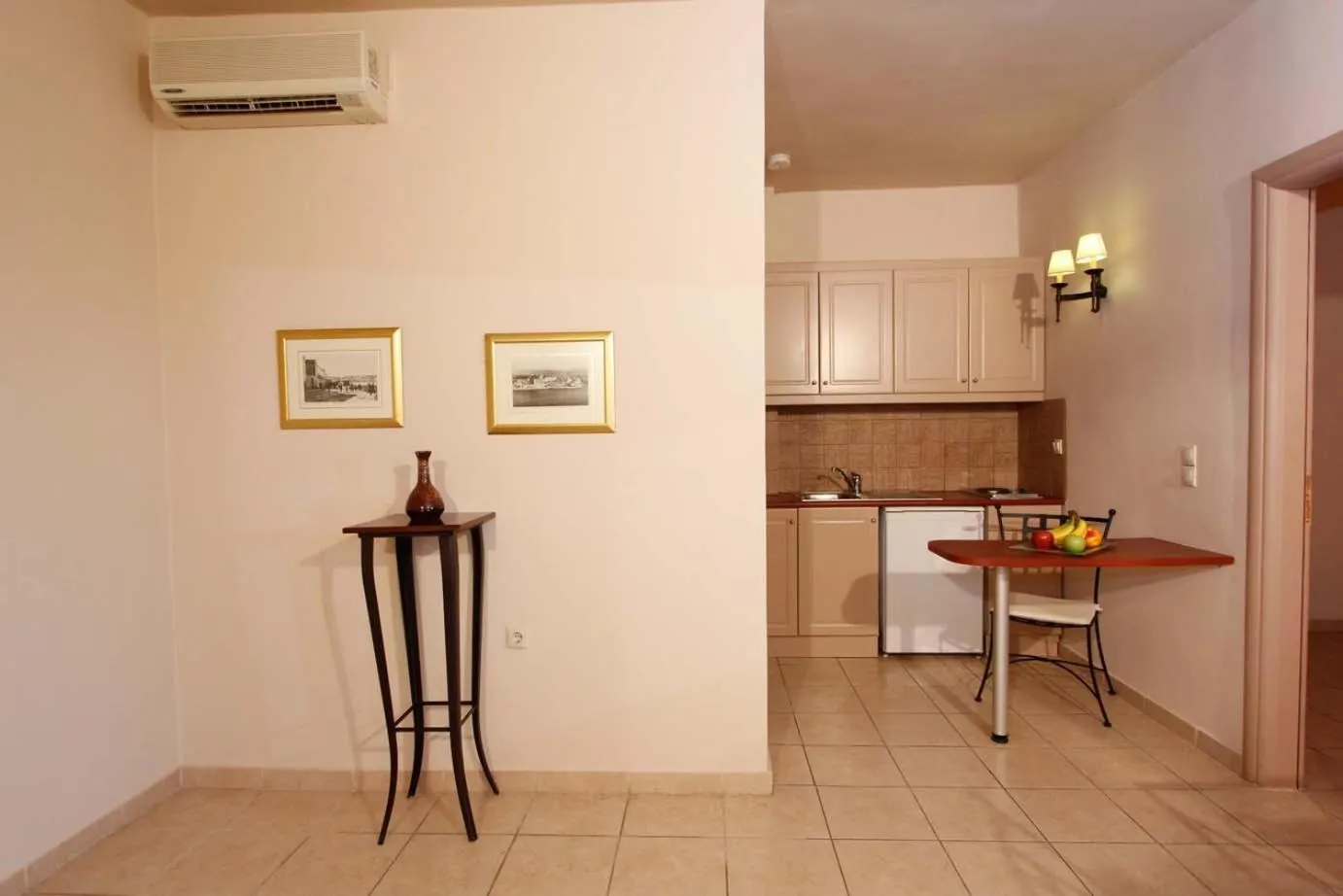 Kitchen or kitchenette in Lambrinos Suites