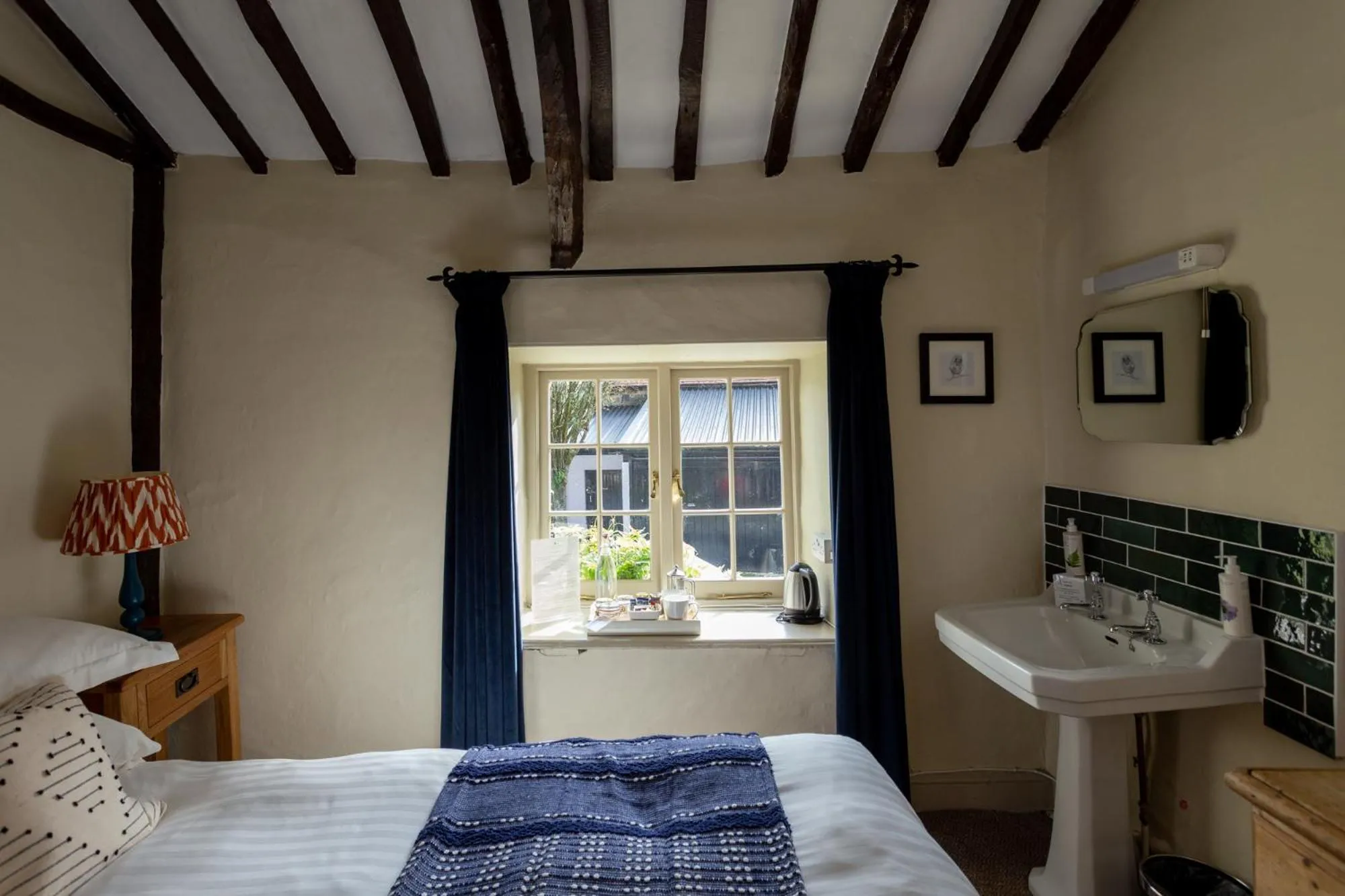 Small Double Room - single occupancy in Castle Inn