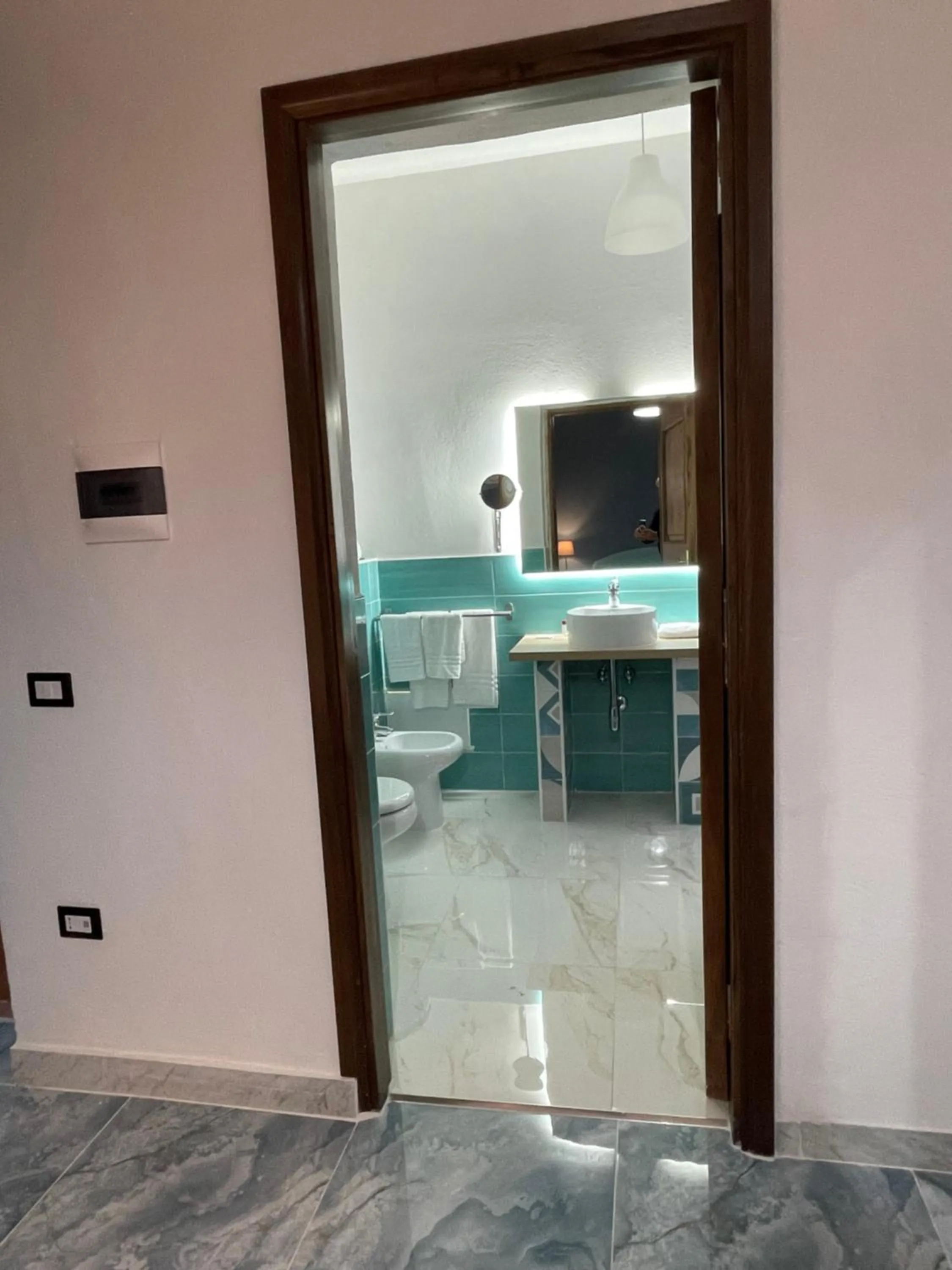 Bathroom in Dante Rooms