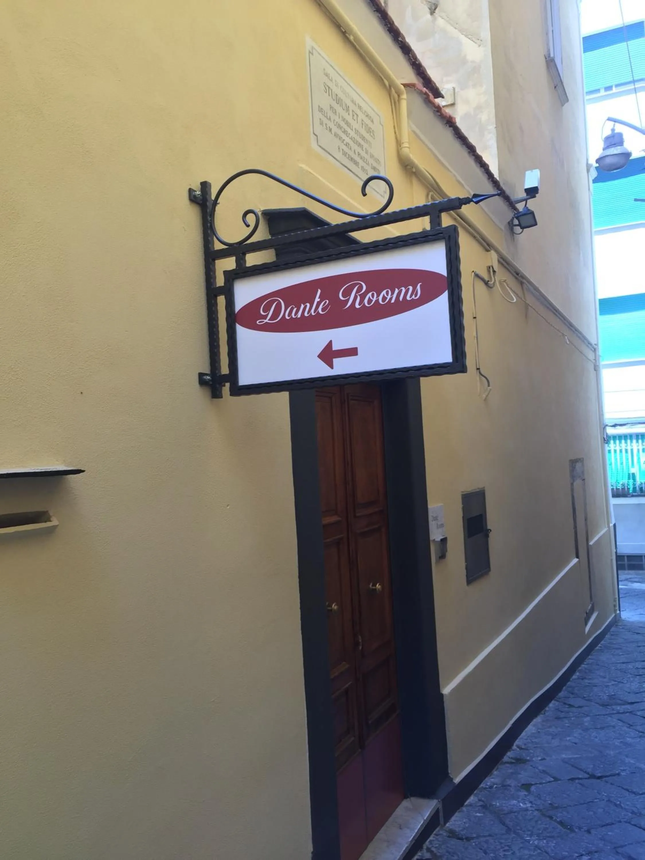 Facade/entrance in Dante Rooms