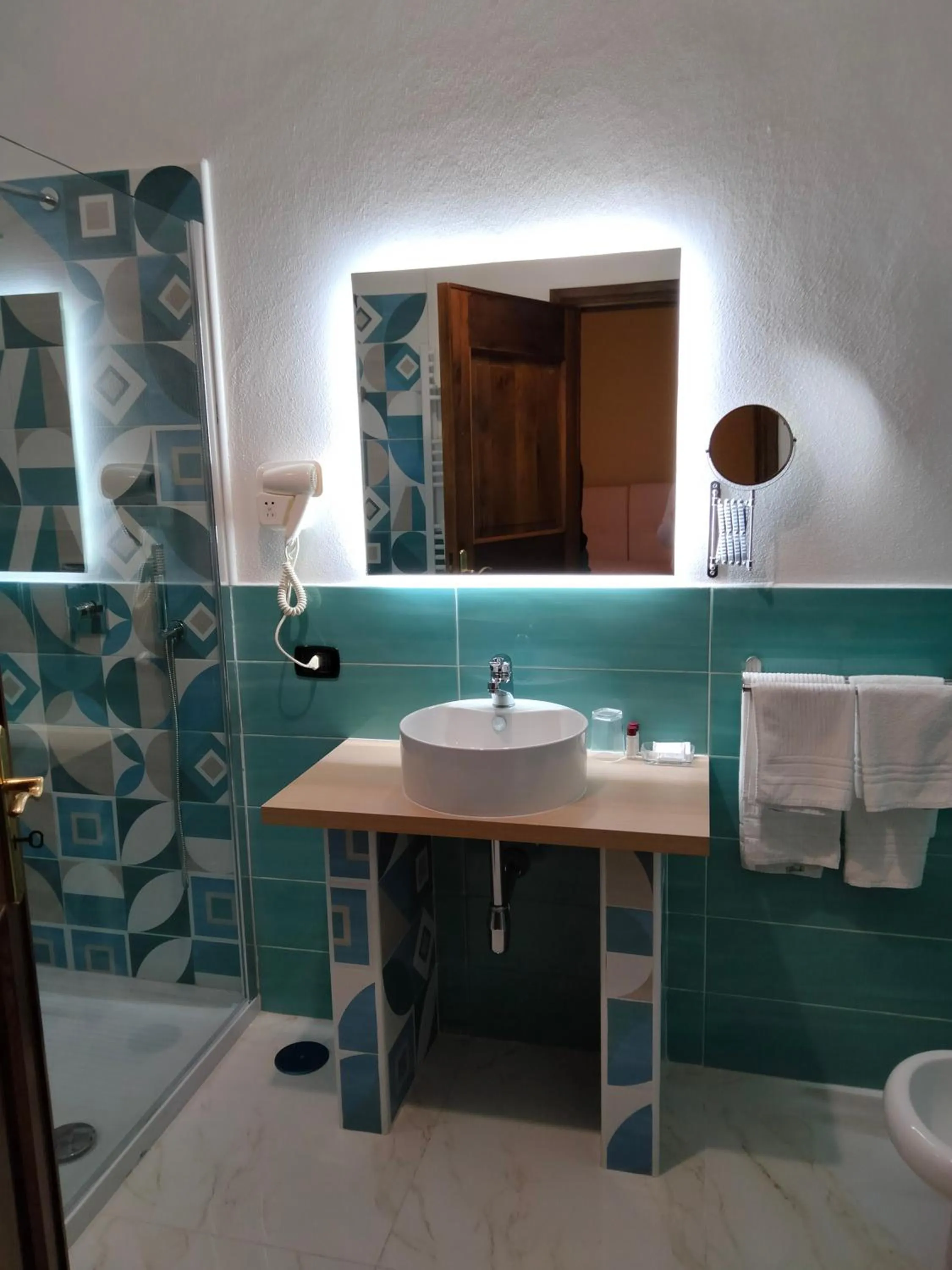 Bathroom in Dante Rooms