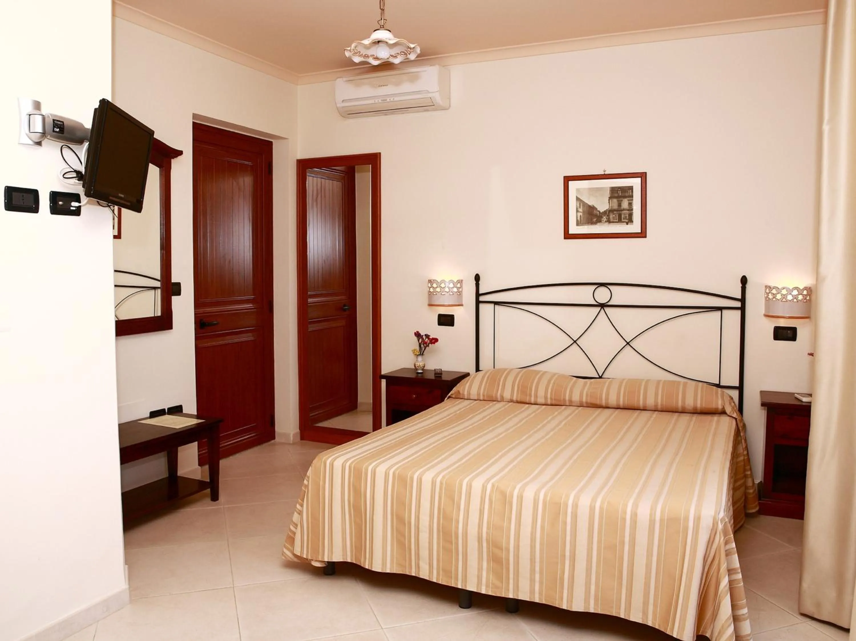 Bedroom, Bed in Villa Cristina